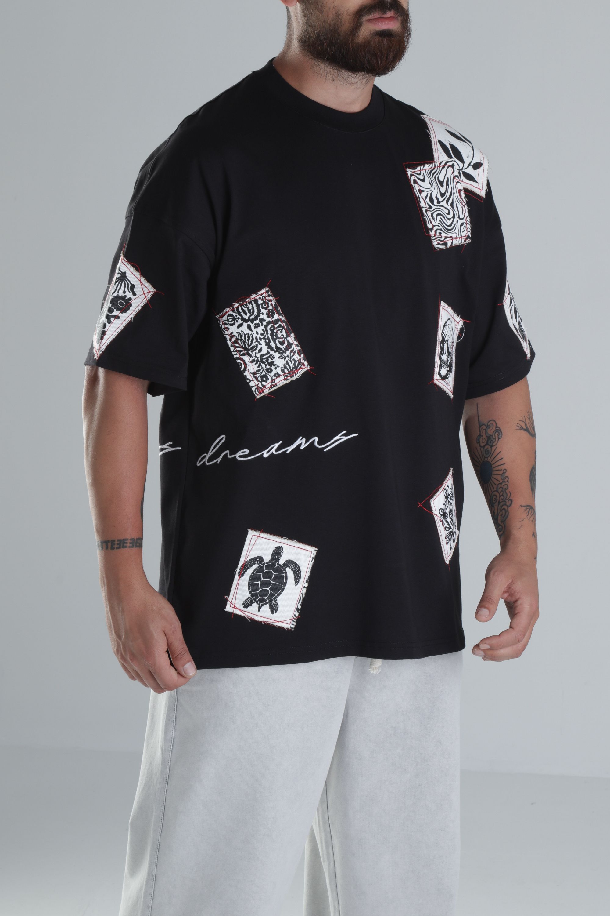 Yama Desenli Siyah Tasarım T-Shirt