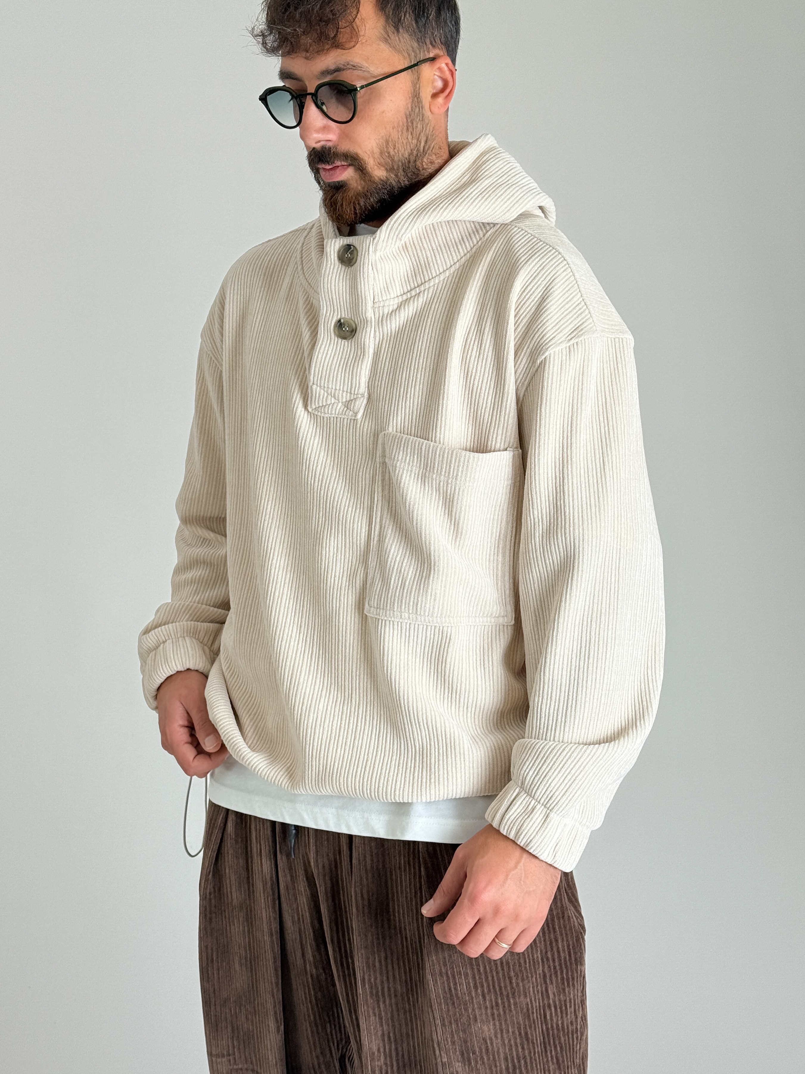 Kadife Dokulu Bej Oversize Kapüşonlu Erkek Sweatshirt