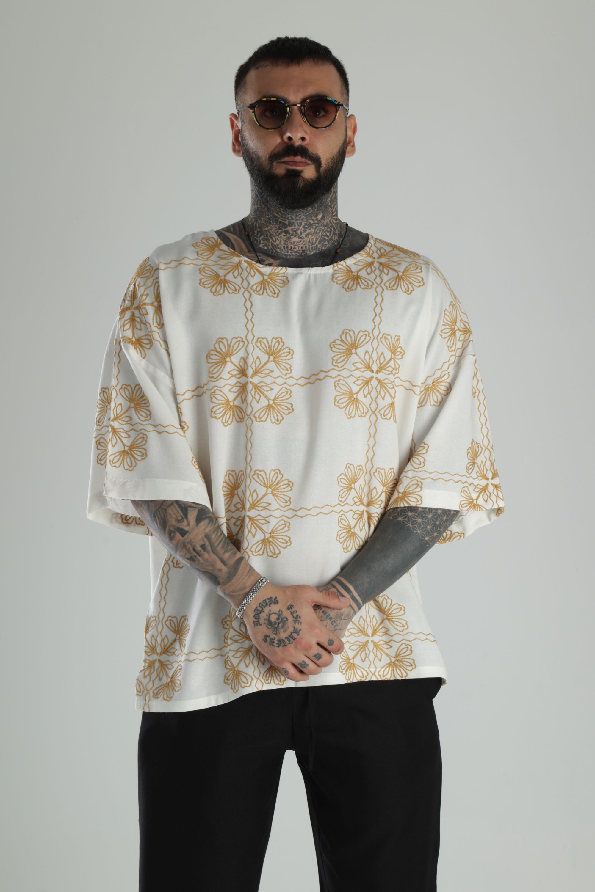 Sarı Nakış İşlemeli Oversize T-Shirt