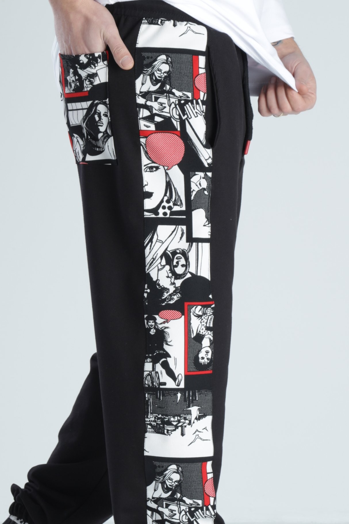 Çizgi Roman Detaylı Siyah Jogger Pantolon