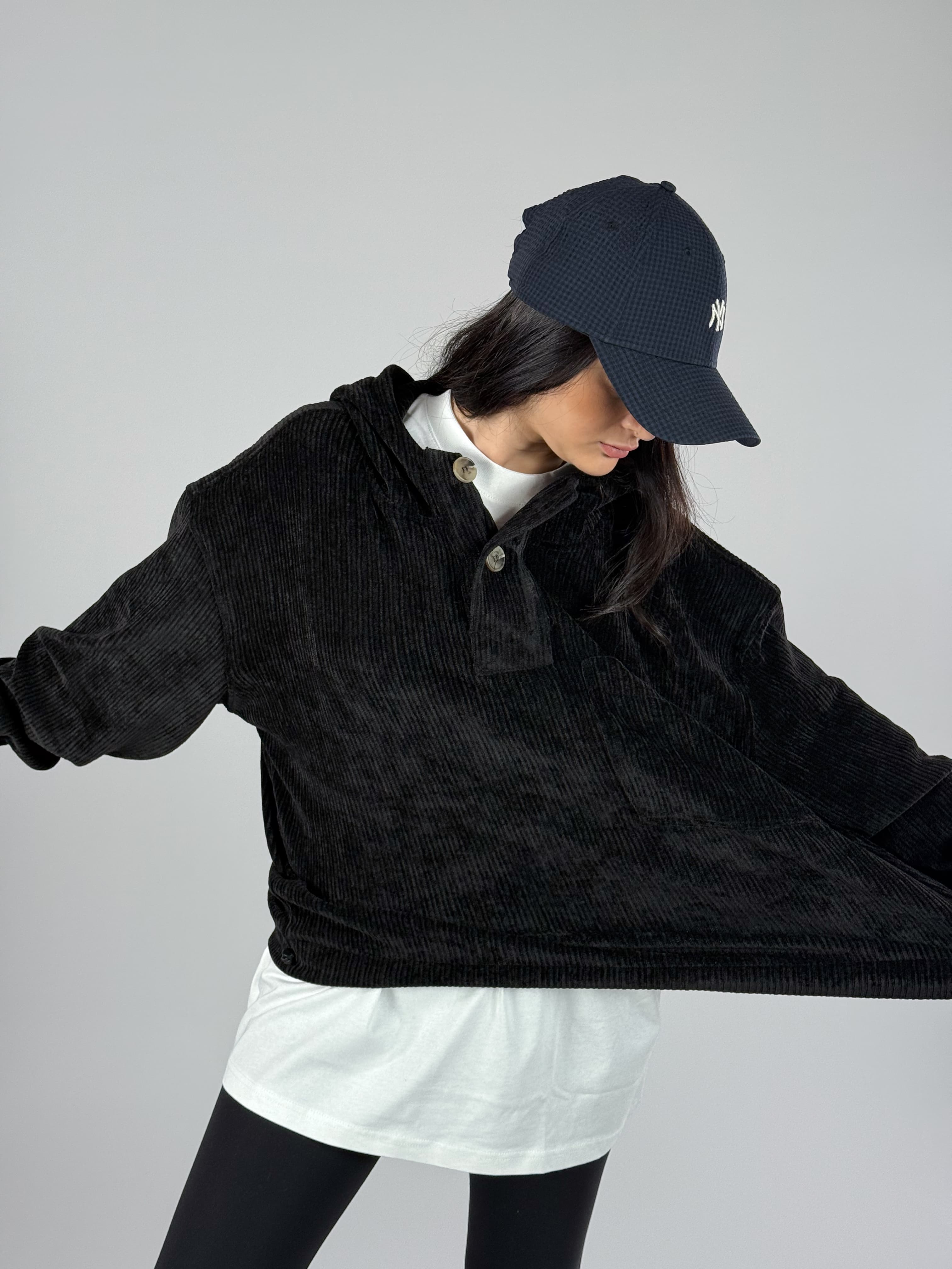 Kadife Dokulu Siyah Oversize Kapüşonlu Kadın Sweatshirt