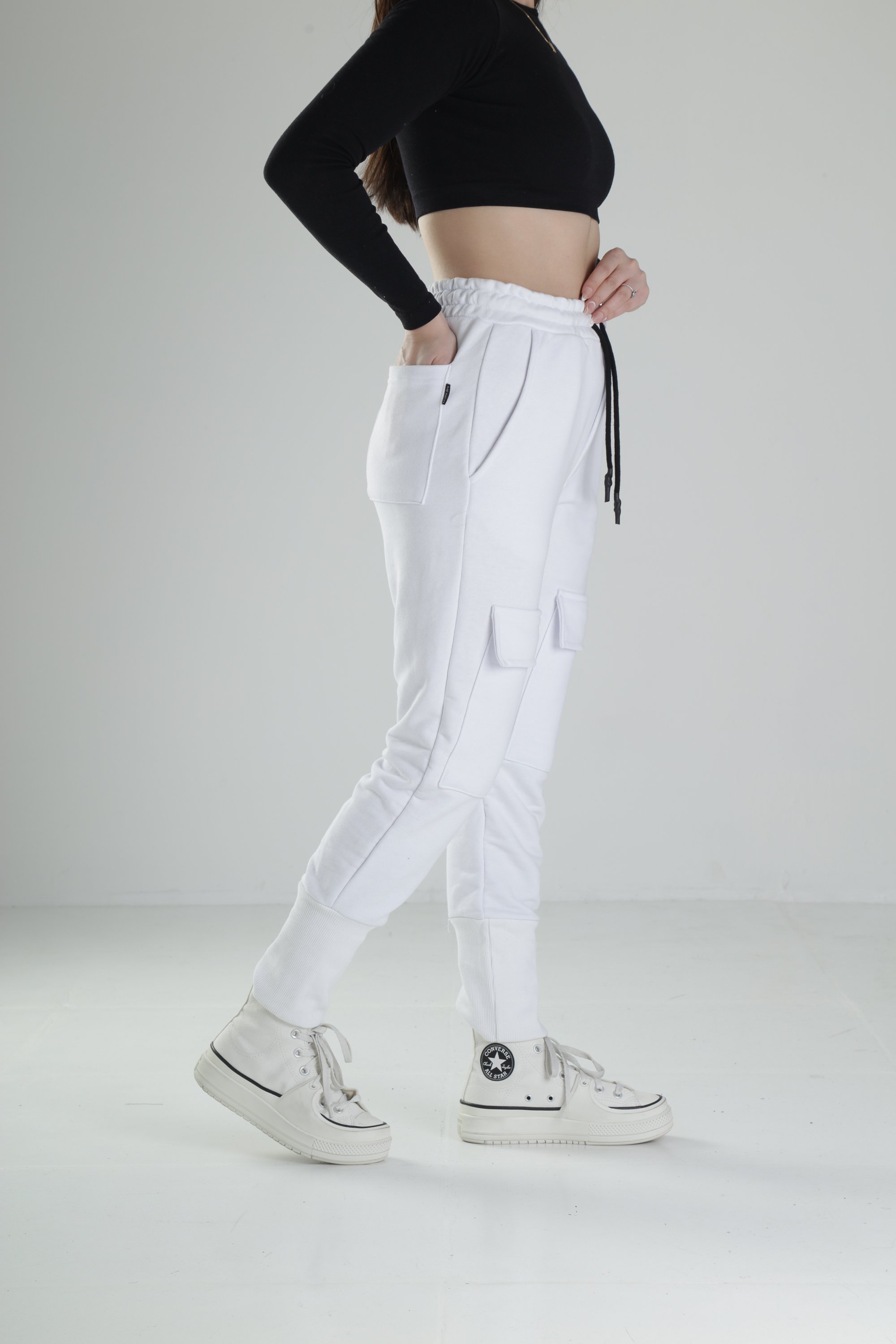 Beyaz Cep Detaylı Jogger Pantolon
