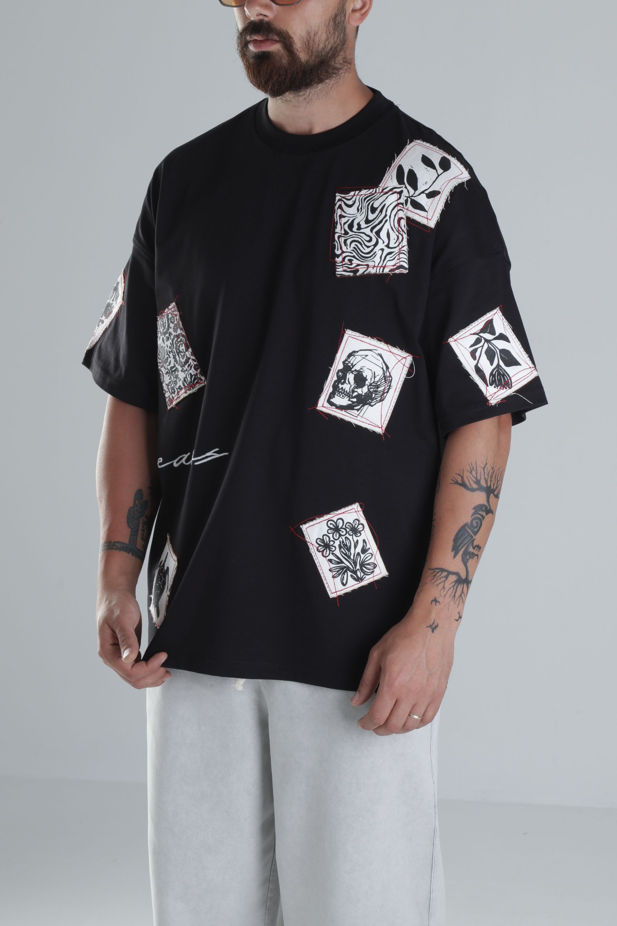 Yama Desenli Siyah Tasarım T-Shirt