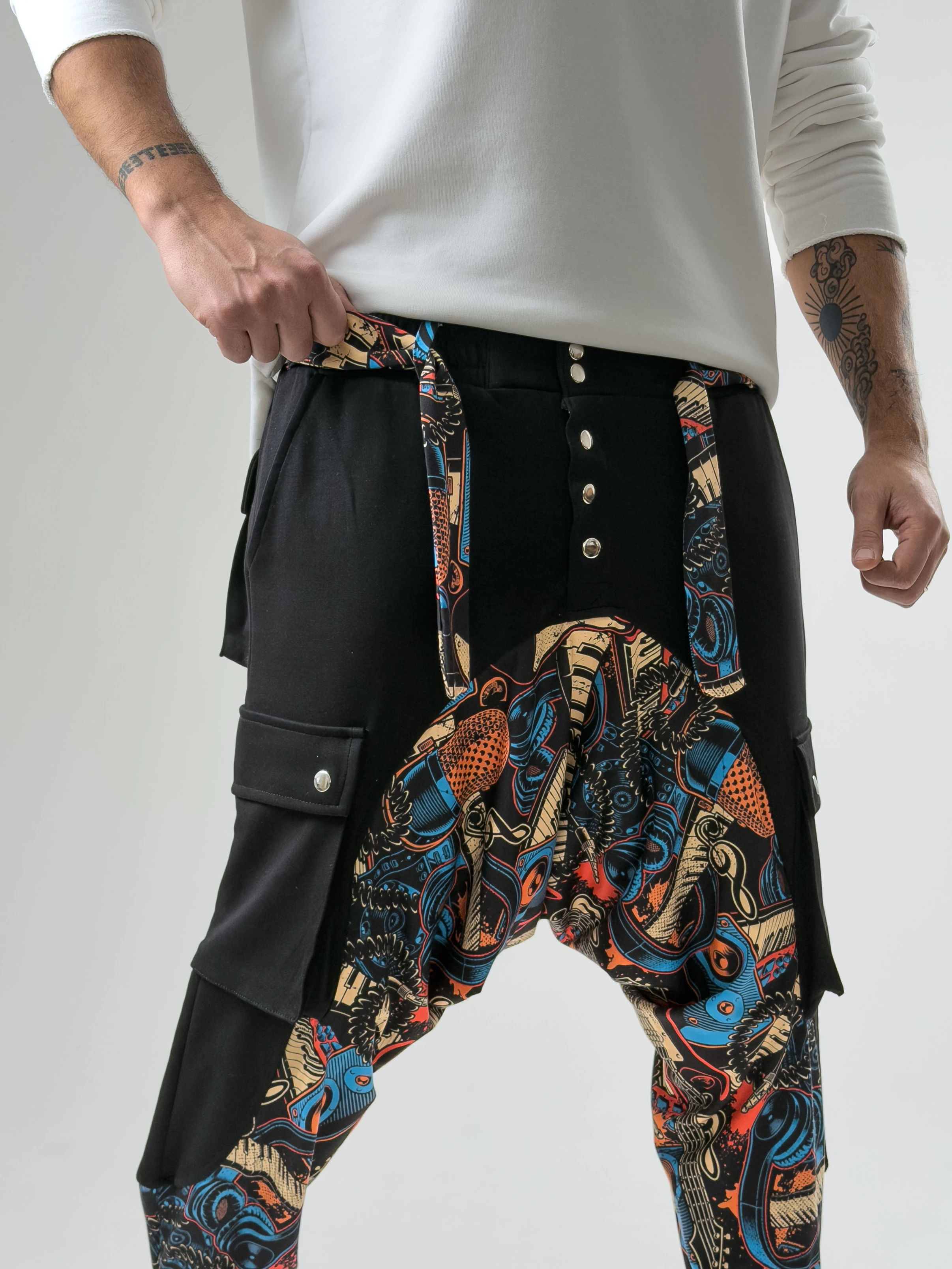 Garni Tasarım Erkek Siyah Müzik Desenli Spor Şalvar COC2619