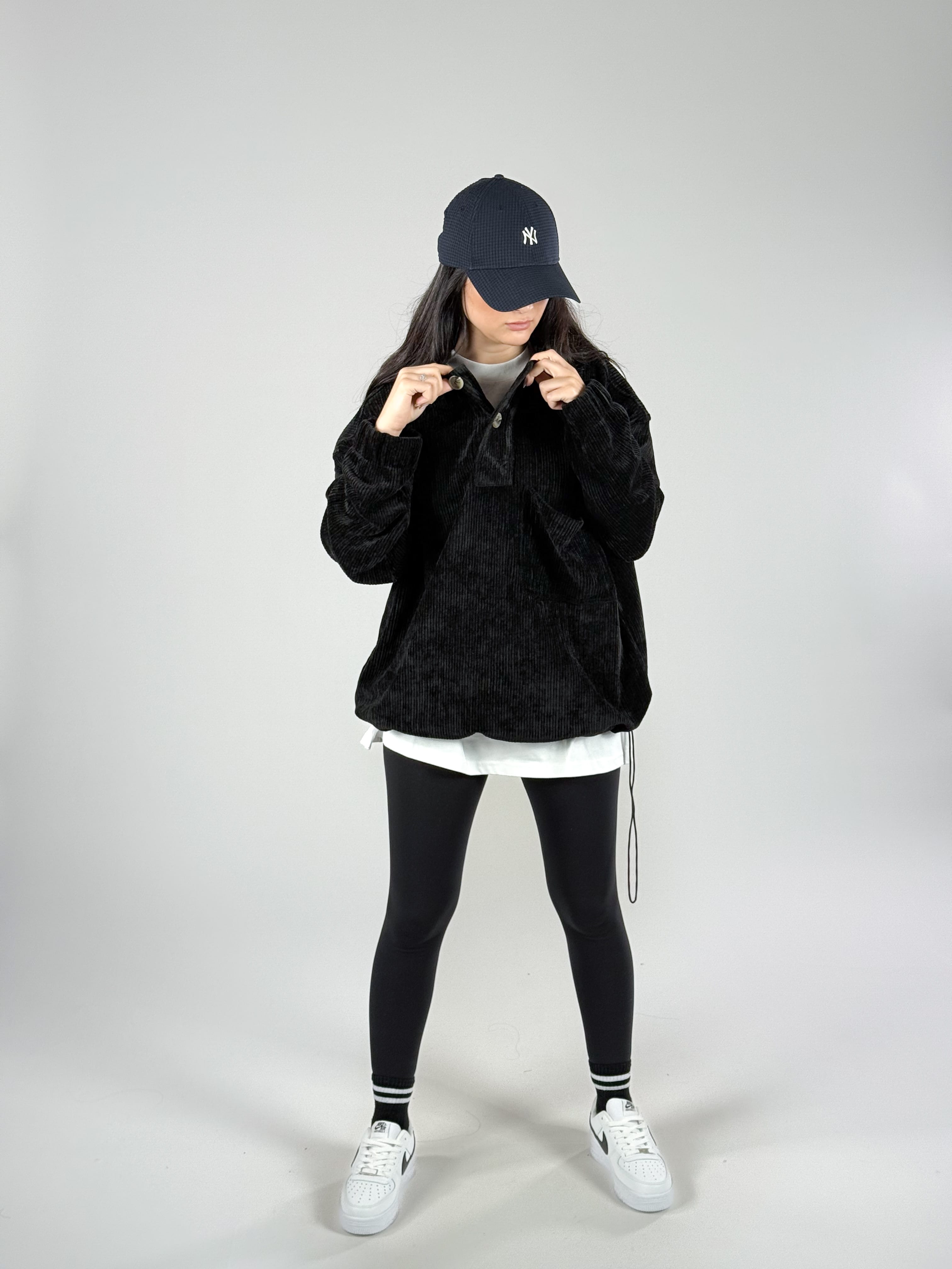 Kadife Dokulu Siyah Oversize Kapüşonlu Kadın Sweatshirt