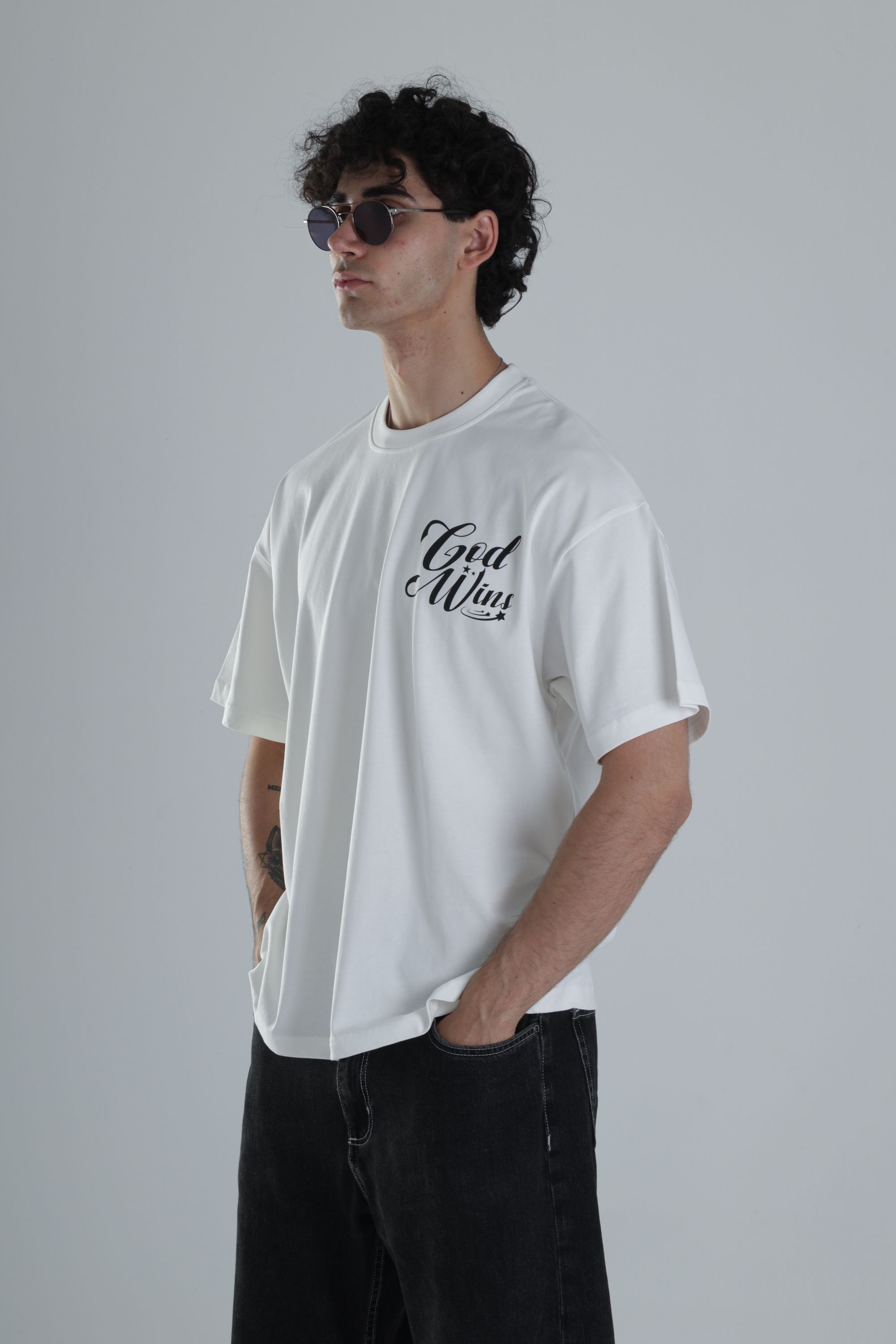 God Wins Beyaz Oversize Tasarım T-Shirt