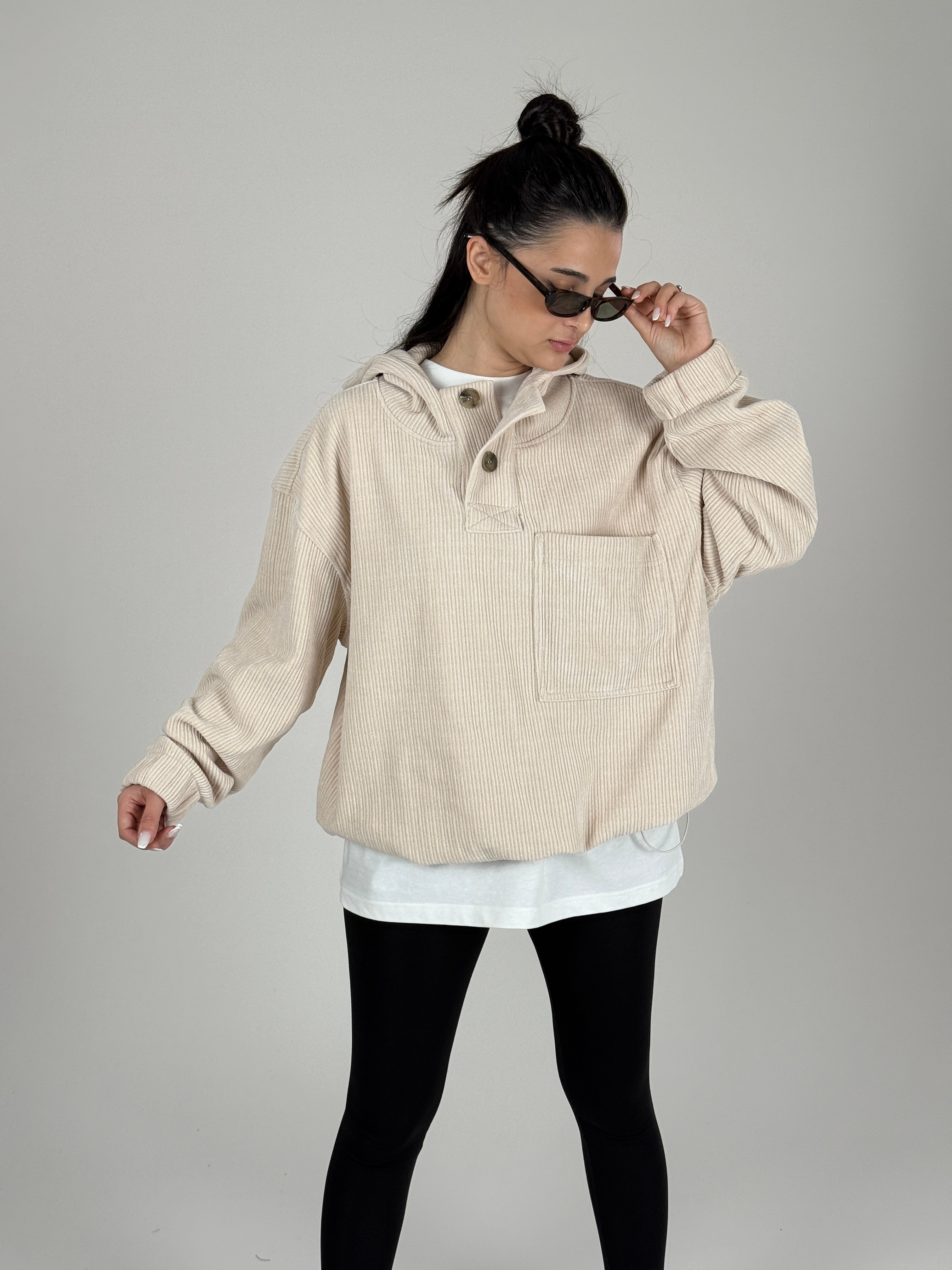 Kadife Dokulu Bej Oversize Kapüşonlu Kadın Sweatshirt