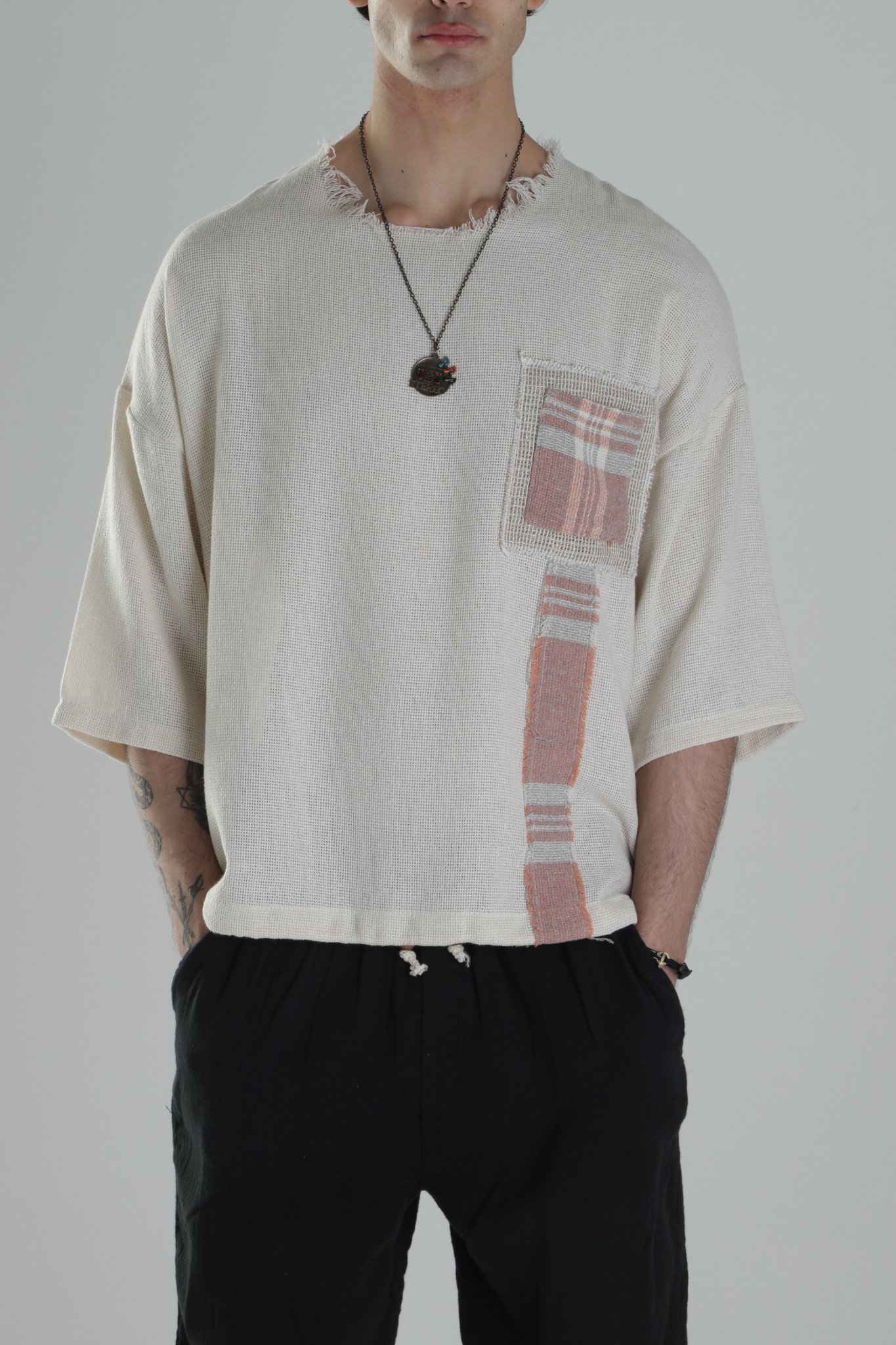 Etnik Desenli Buldan Kumaş T-Shirt