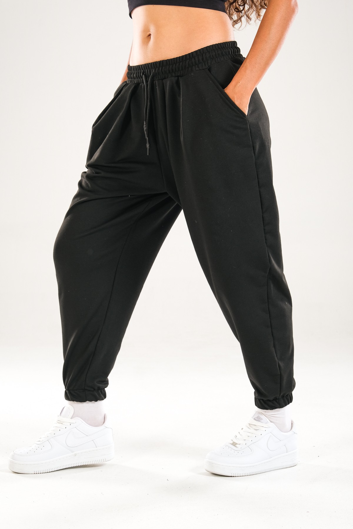 Paça Lastikli Pileli Siyah Jogger Pantolon