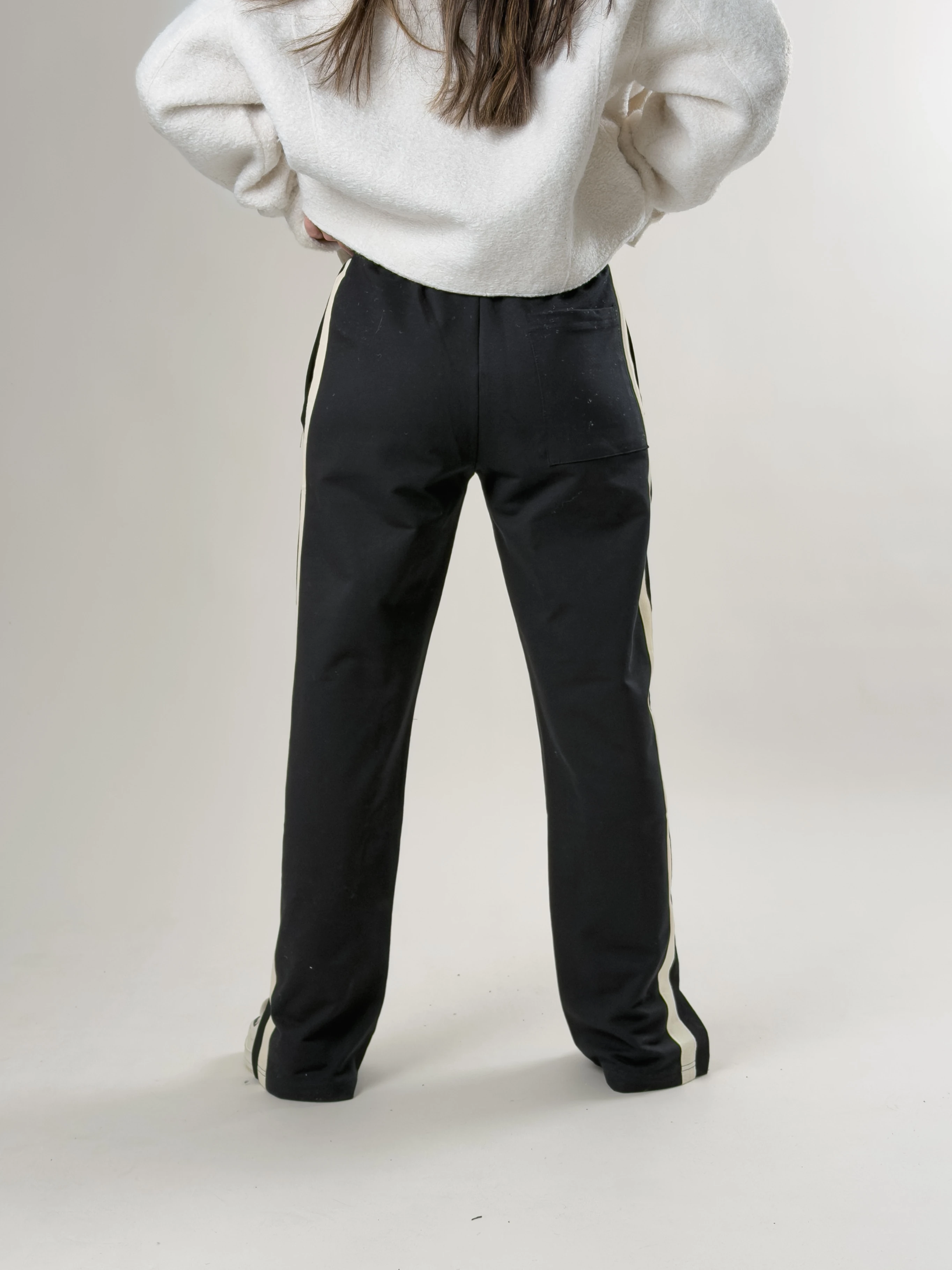 Şeritli Yırtmaç Detaylı Siyah Kadın Eşofman COC2644