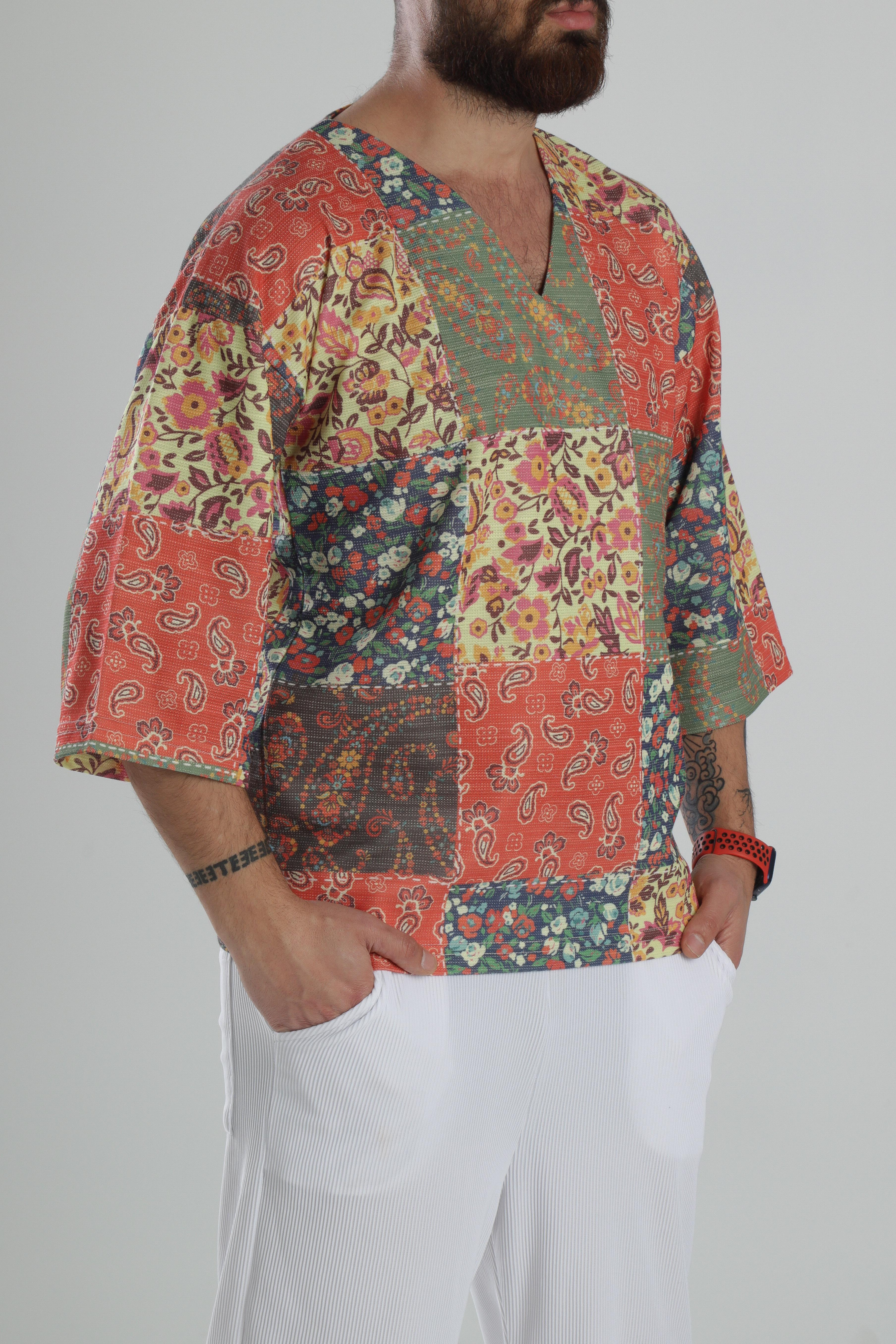 Çiçek Desenli Fakir Kol T-Shirt