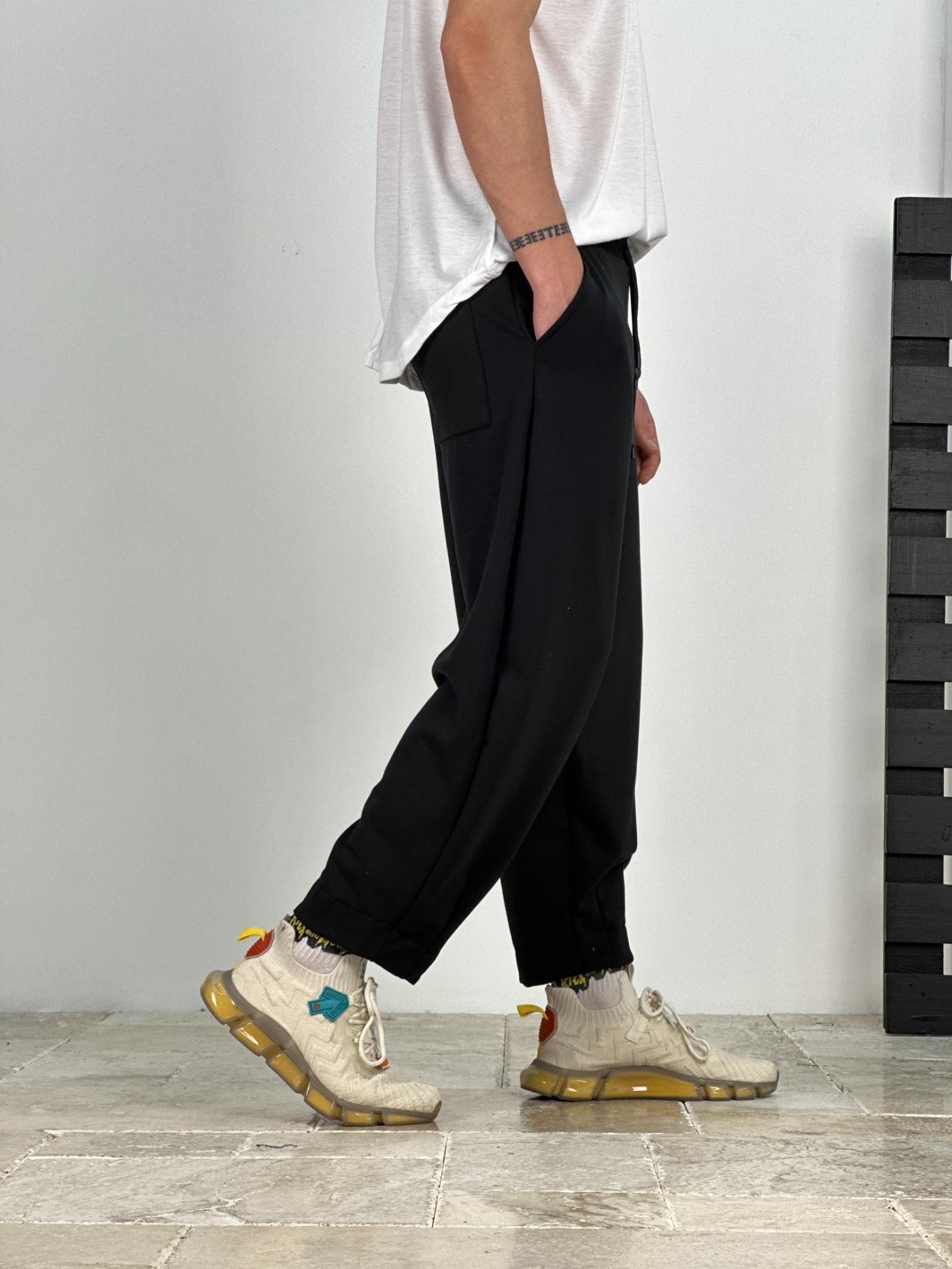 Double Paça Detaylı Siyah Pantolon
