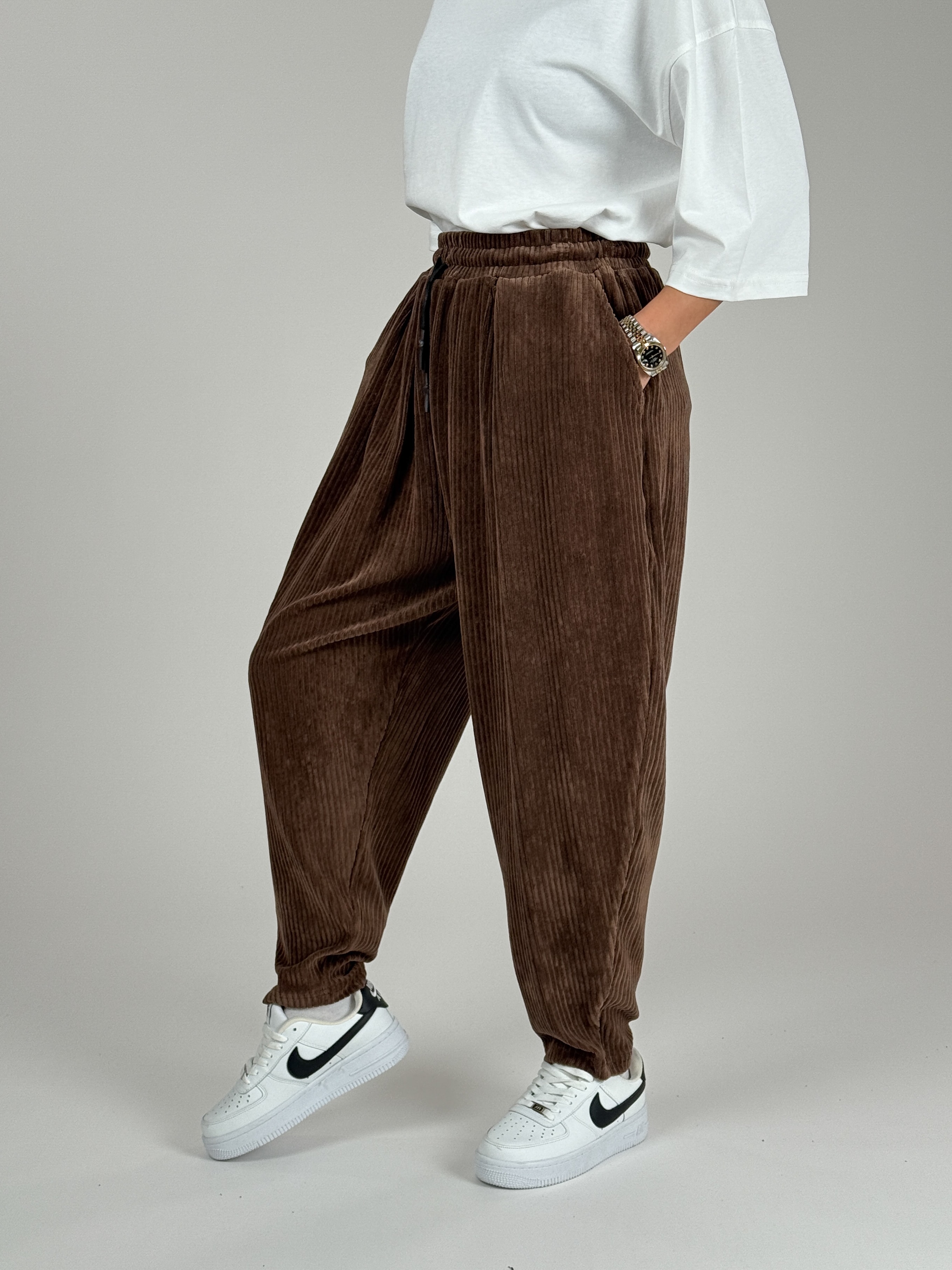 Kahve Pileli Kadife Kadın Jogger Pantolon