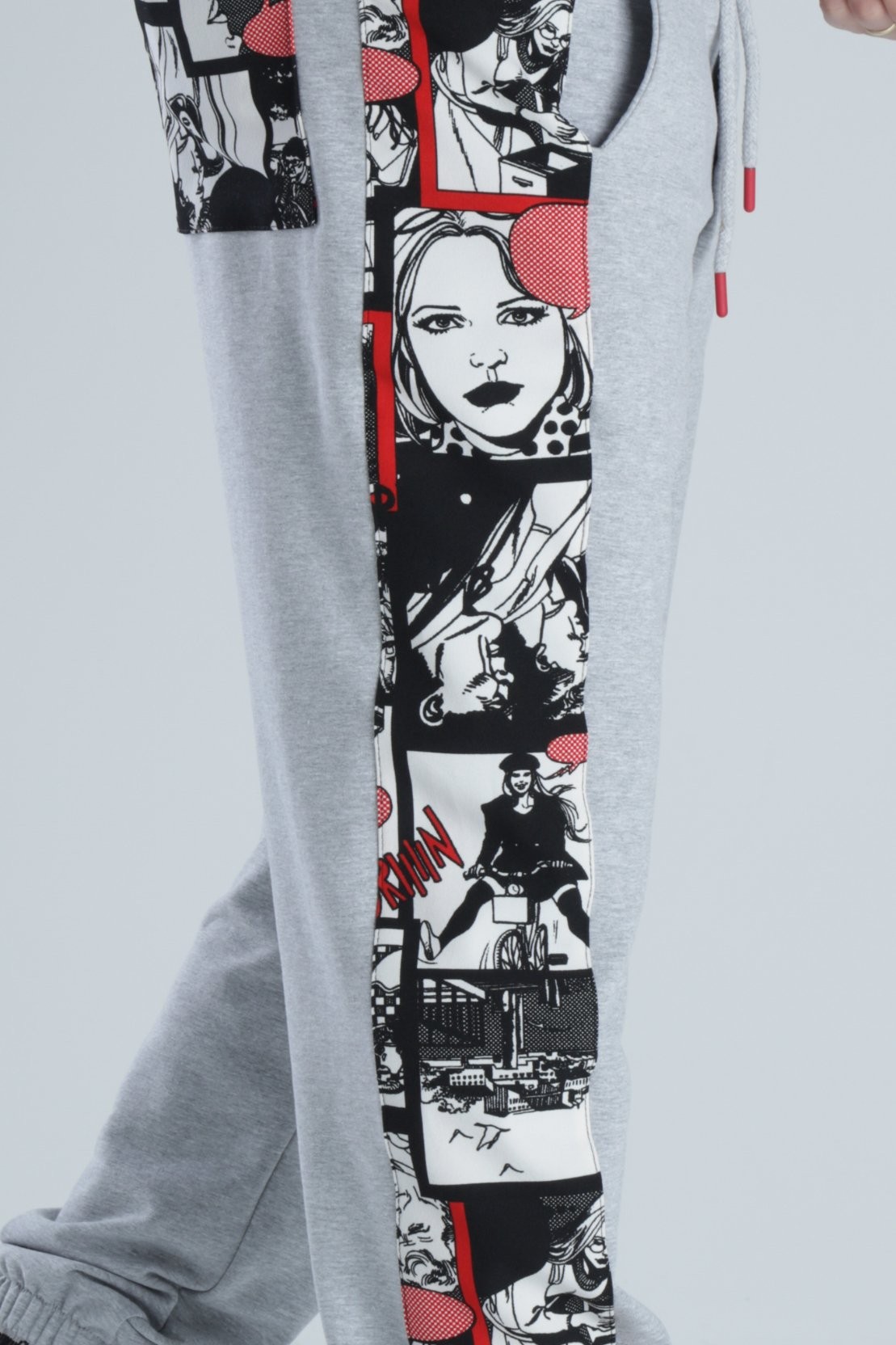 Çizgi Roman Detaylı Gri Jogger Pantolon