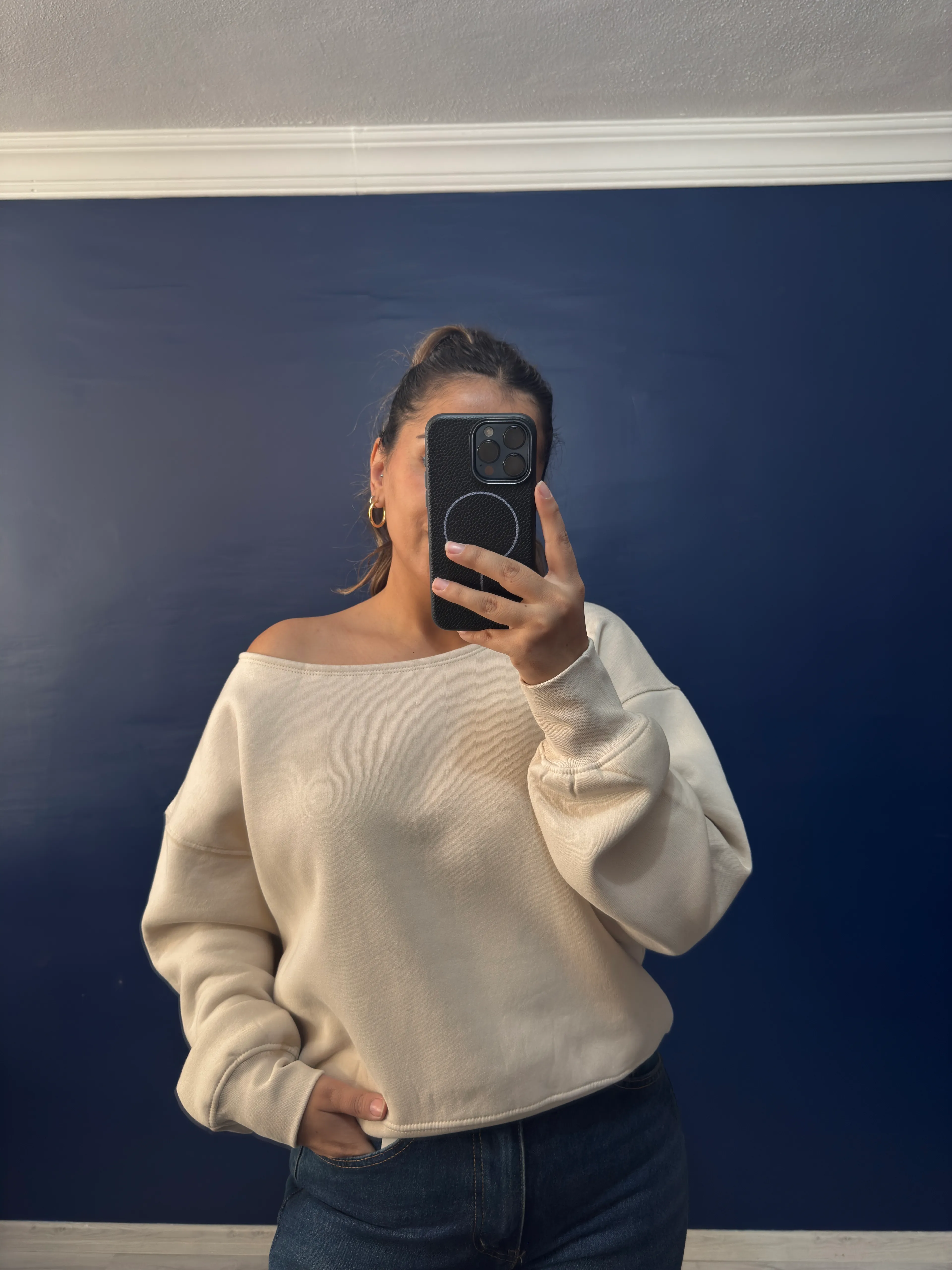 Bej Kayık Yaka Sweat