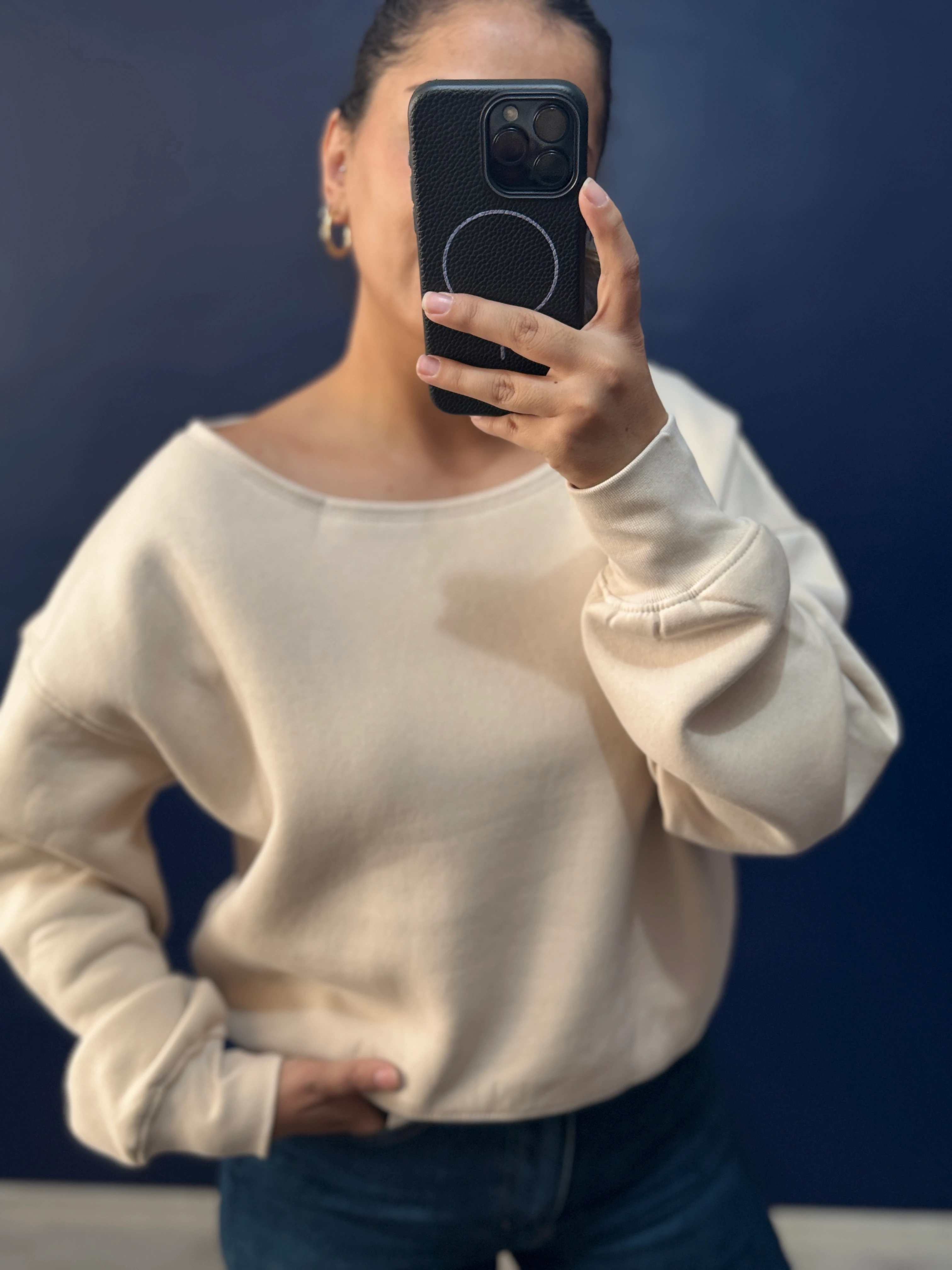 Bej Kayık Yaka Sweat