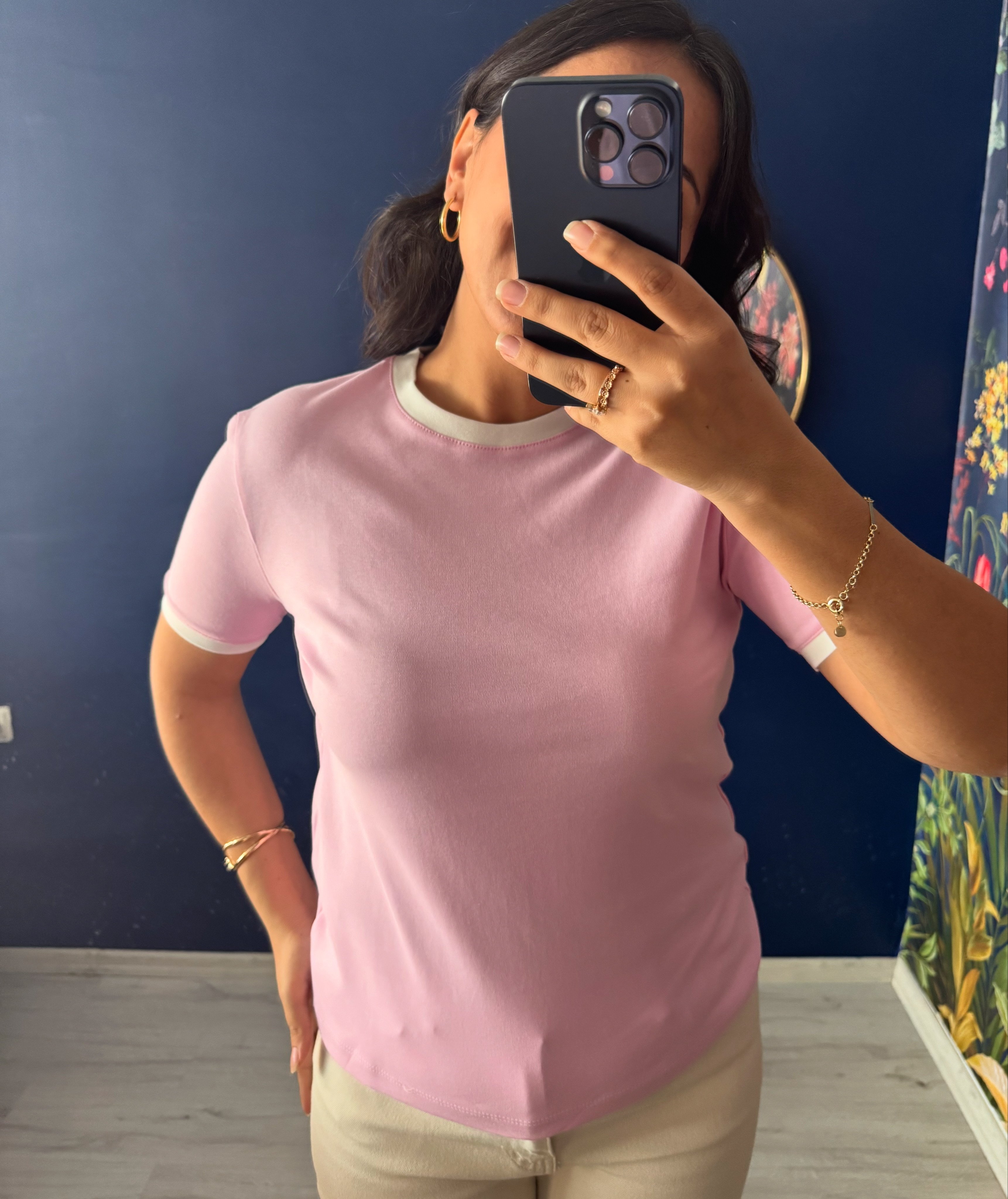 Beyaz Biyeli Pembe Tshırt