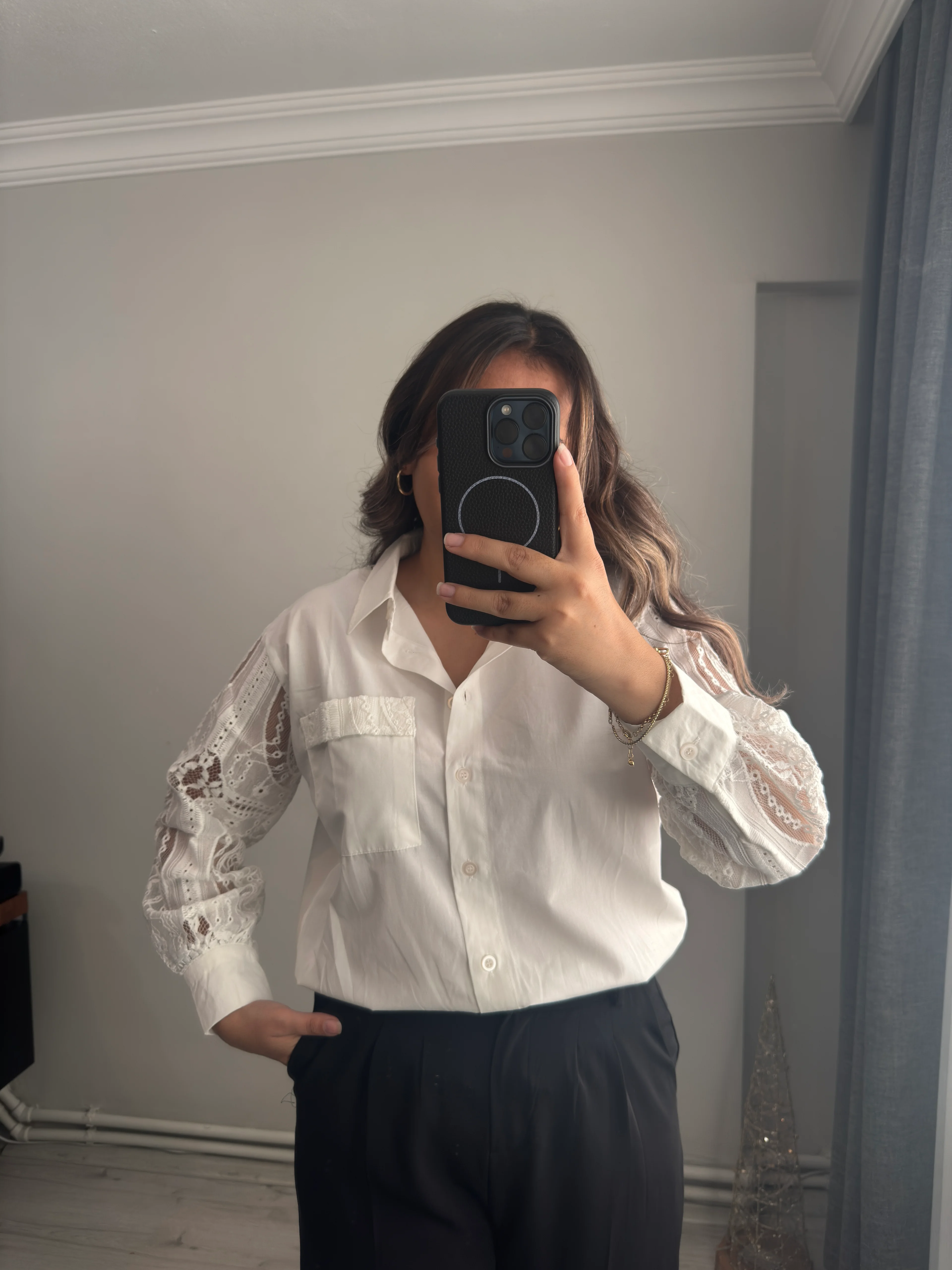 Dantel Beyaz Gömlek 