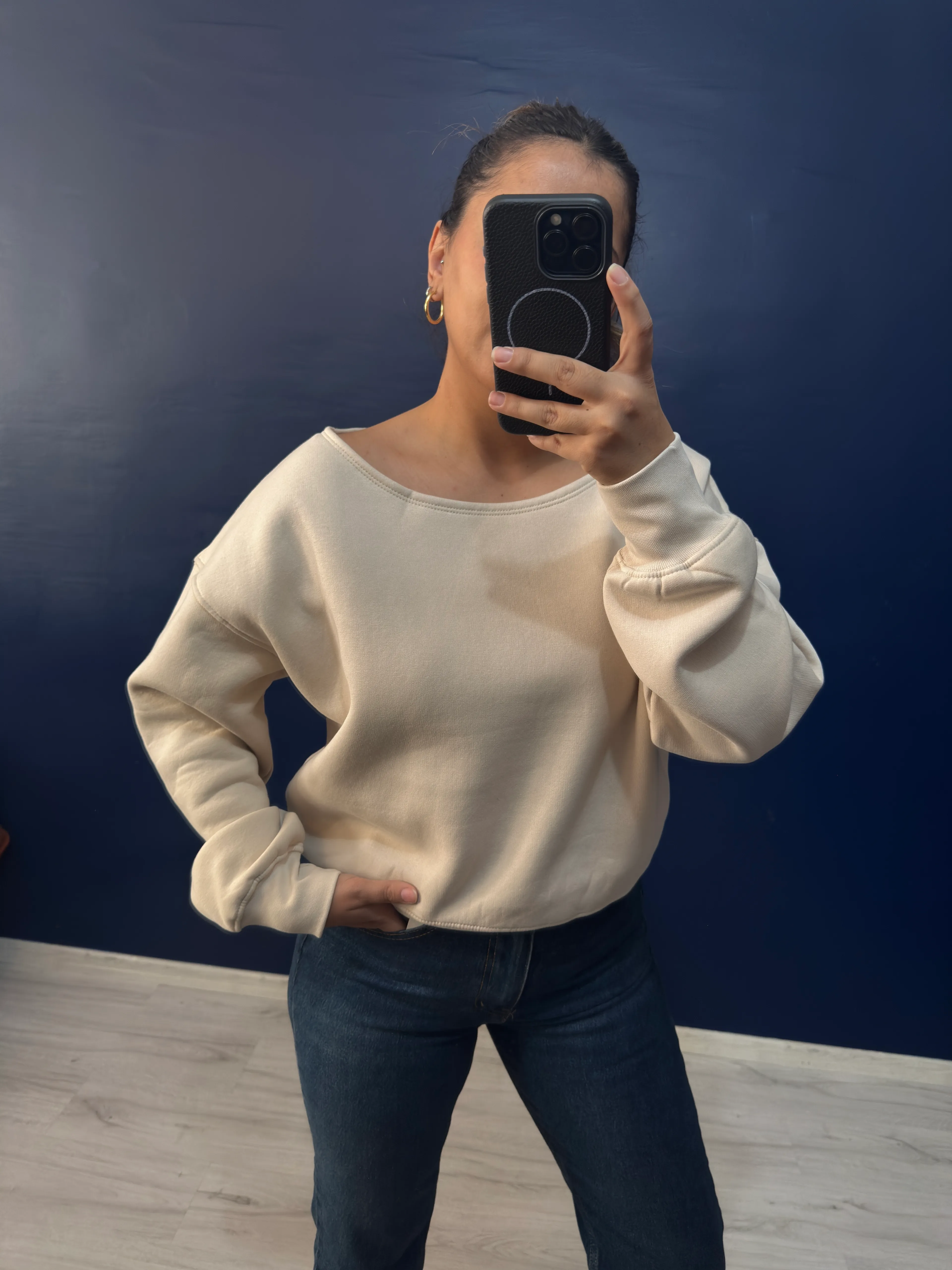 Bej Kayık Yaka Sweat