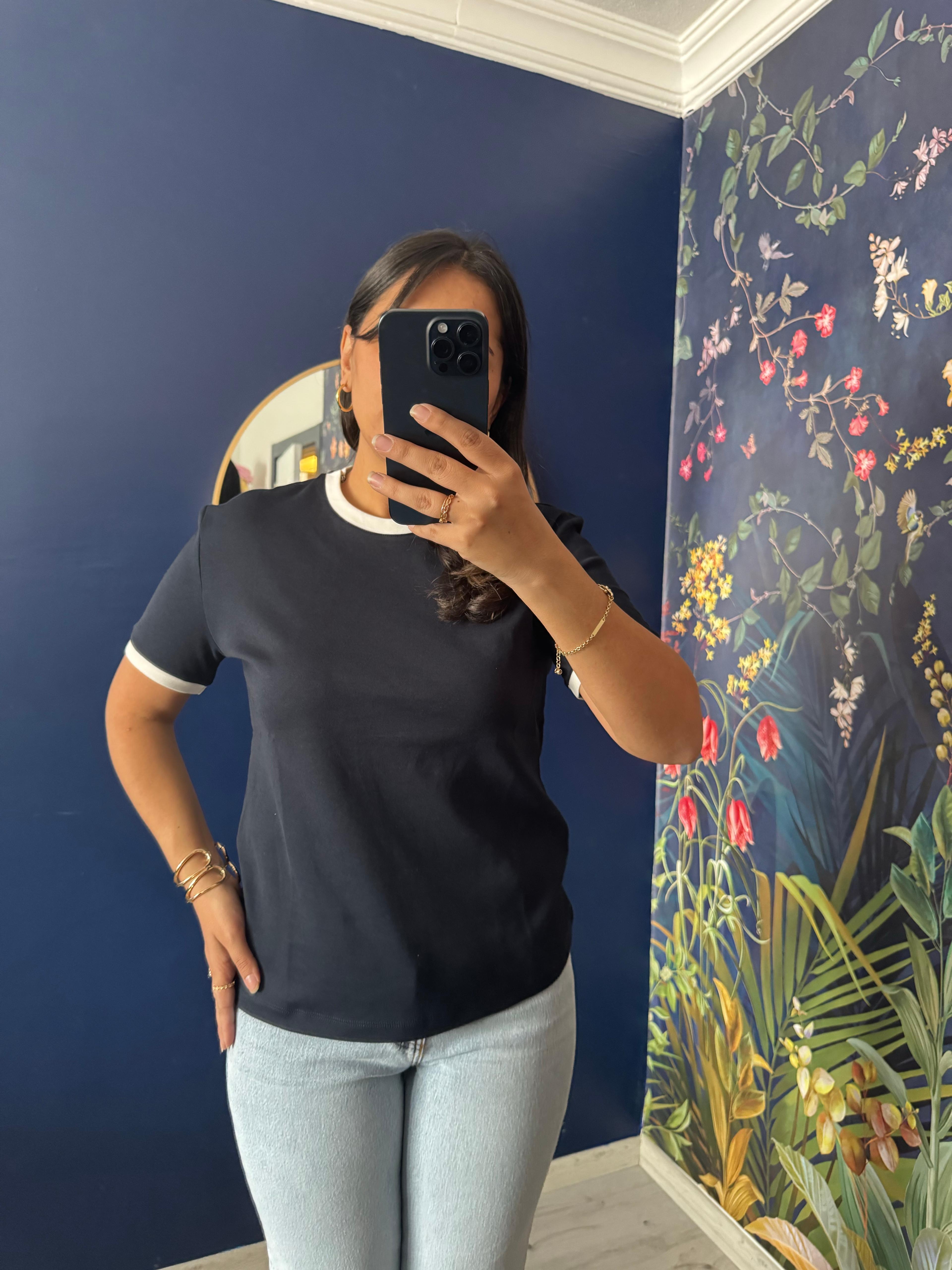 Beyaz Biyeli Lacivert Tshirt