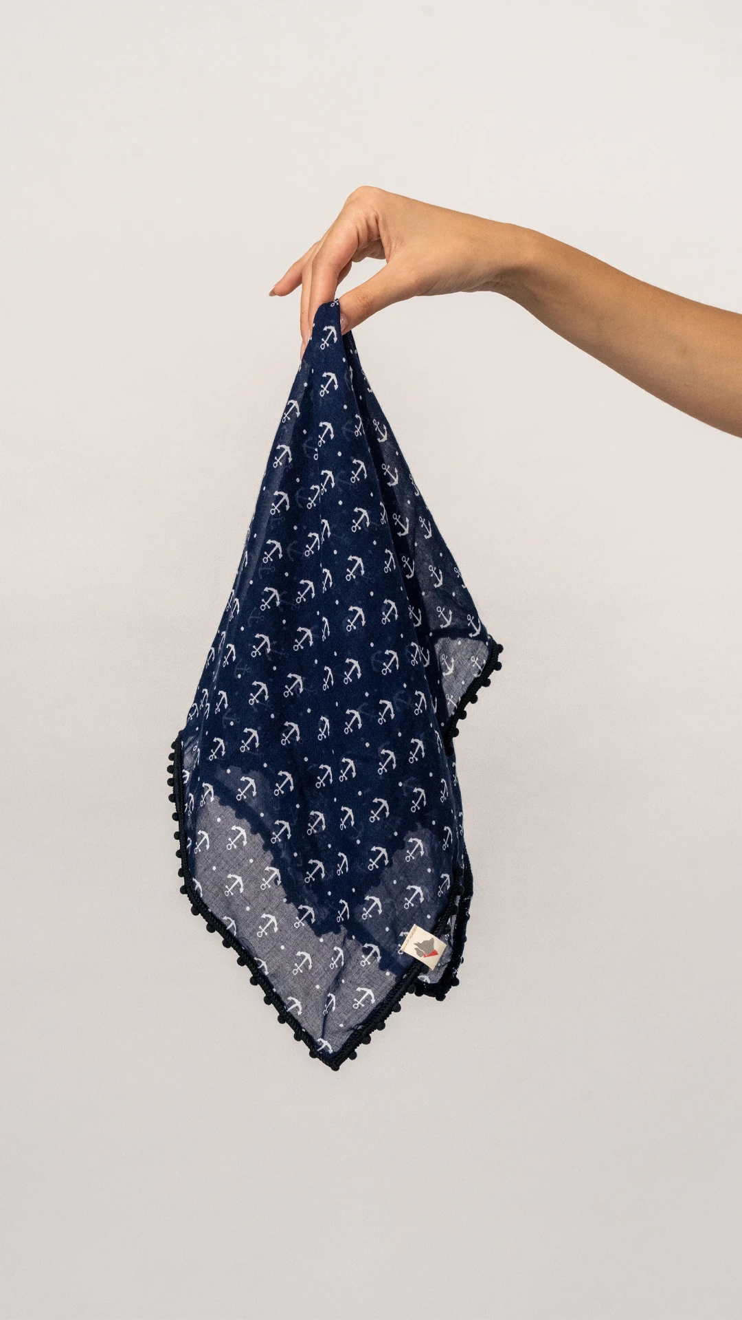 Bej Castro Şapka & Denizci Fular Kombin