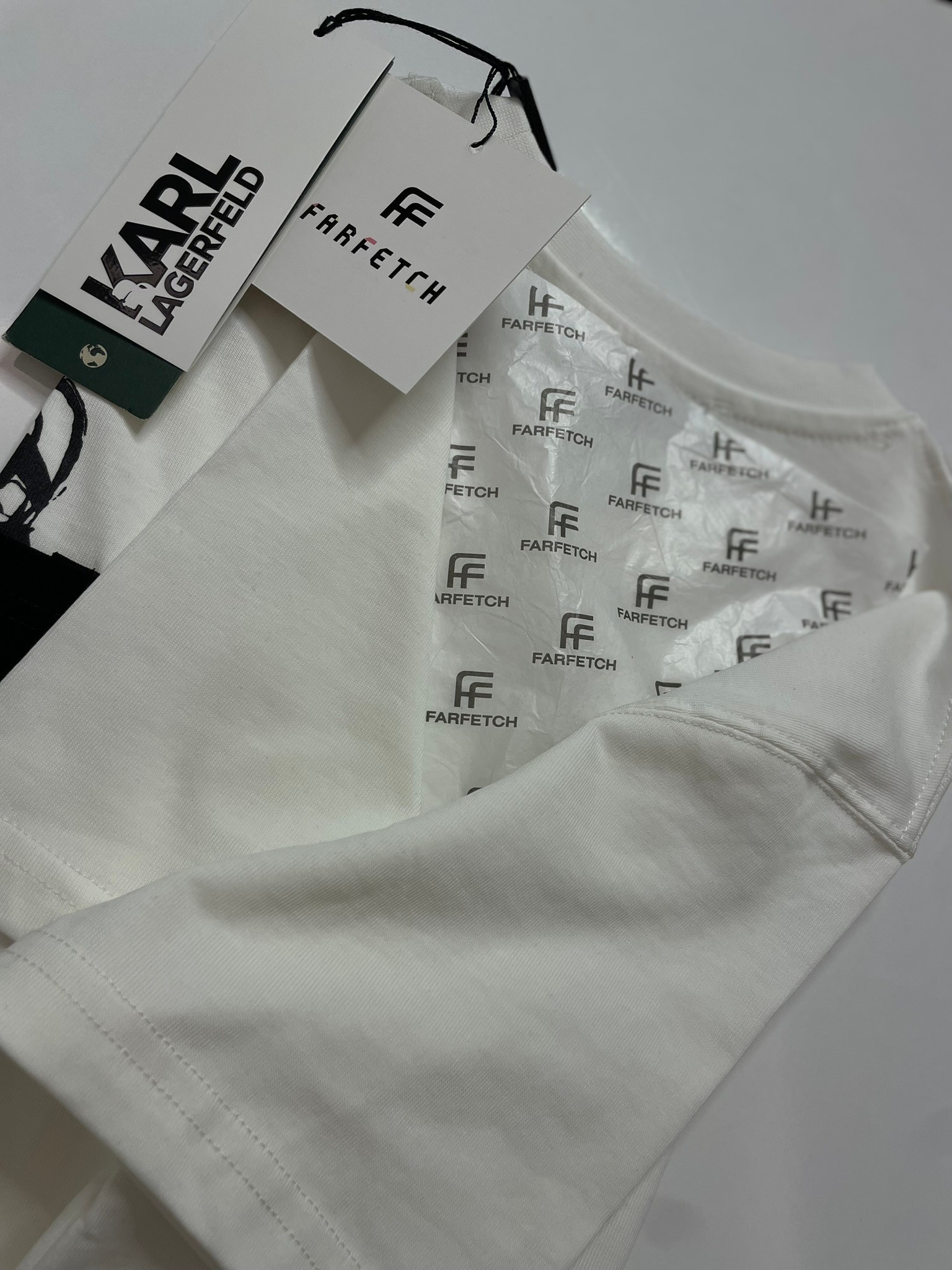 Karl' Logolu ve Cepli Unisex T-Shirt