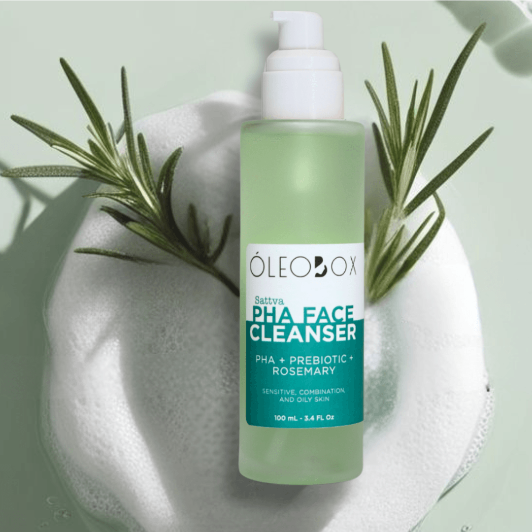 Akne Giderici ve Önleyici Set; PHA içerikli temizleyici, Anti-Acne Essence + Kırmızı Kil ve AHA’lı Aydınlatıcı Yüz Bakım Maskesi