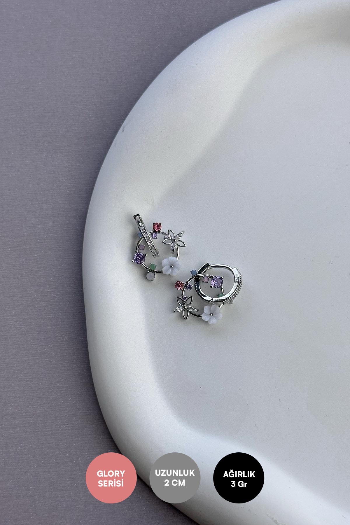 Silver Zirkon Detay Çiçek Buketi Sallantılı Glory Küpe AKE9192