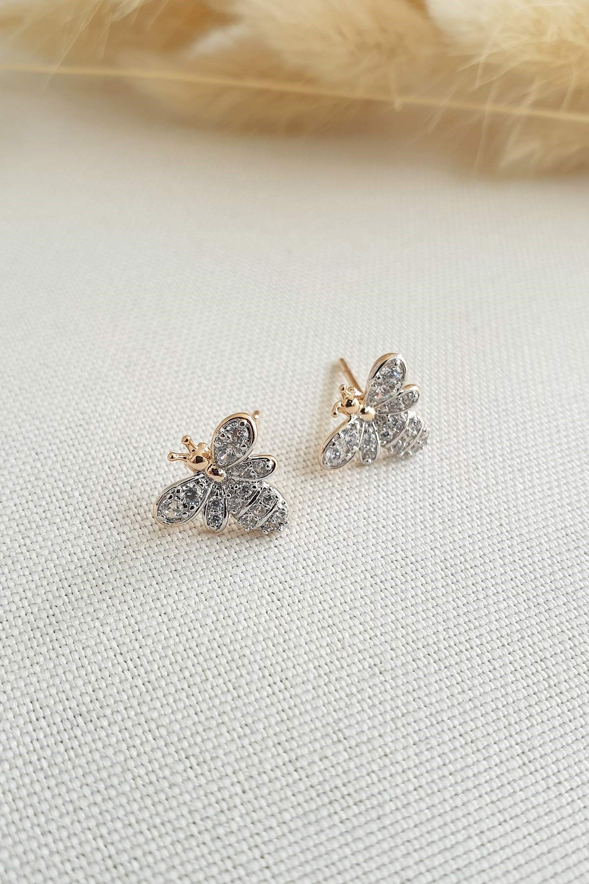 Zircon Bee Luxury Küpe Ake3523