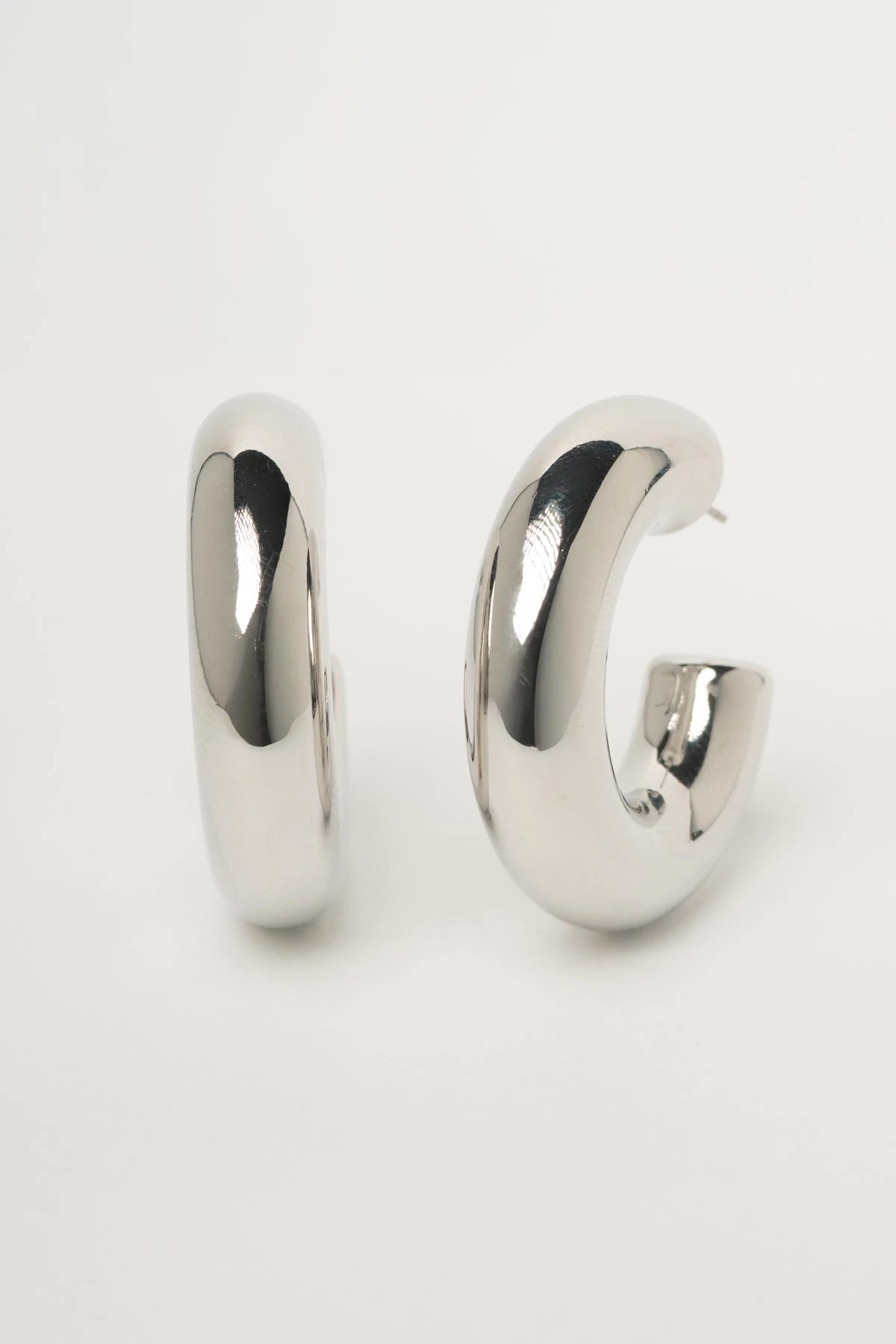 Silver Dolgulu Büyük Halka Stefany Küpe AKE9649