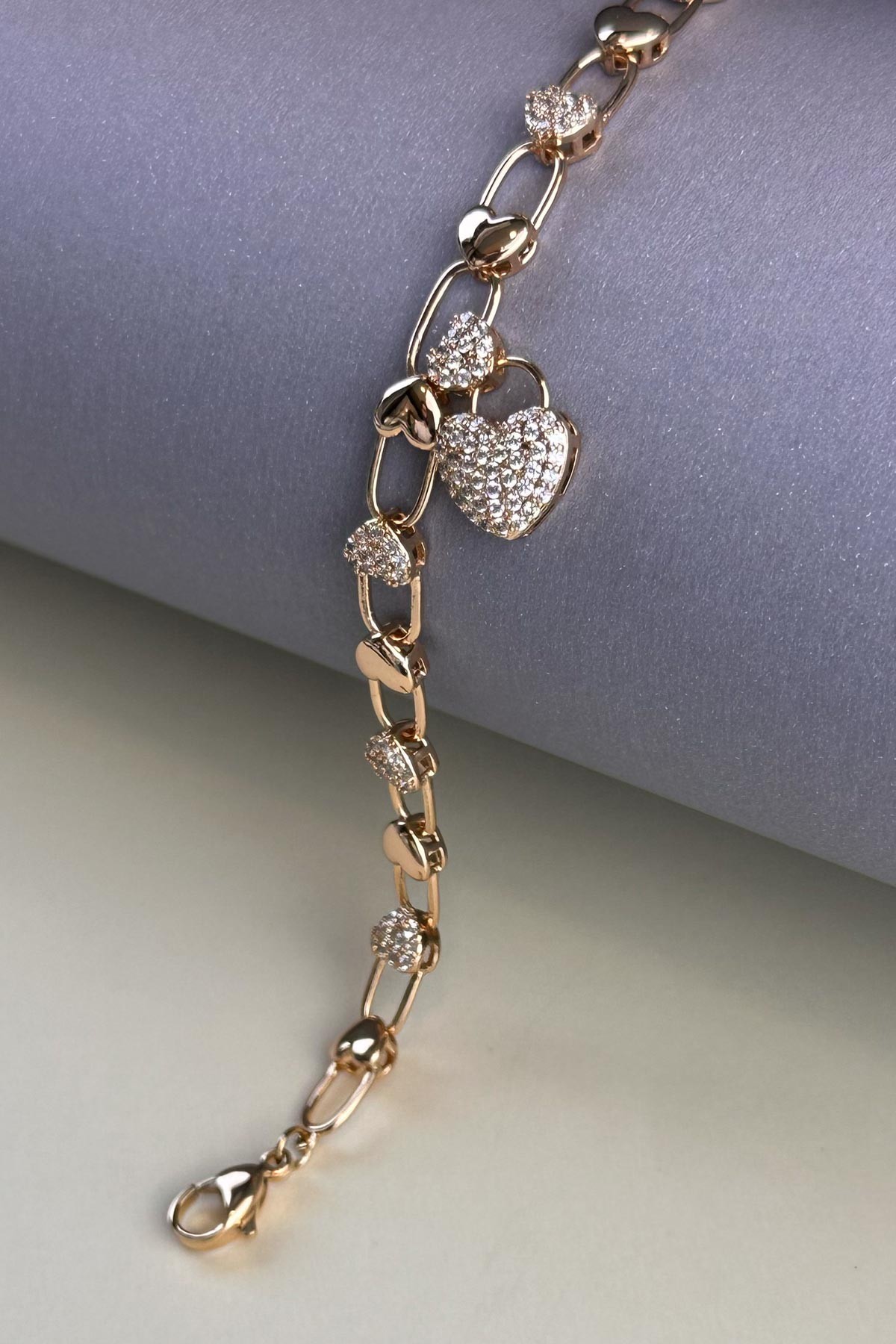 Sıra Gold Kalpler Ve Zirkon Kalp Sallantılı Luxury Bileklik ABL7200