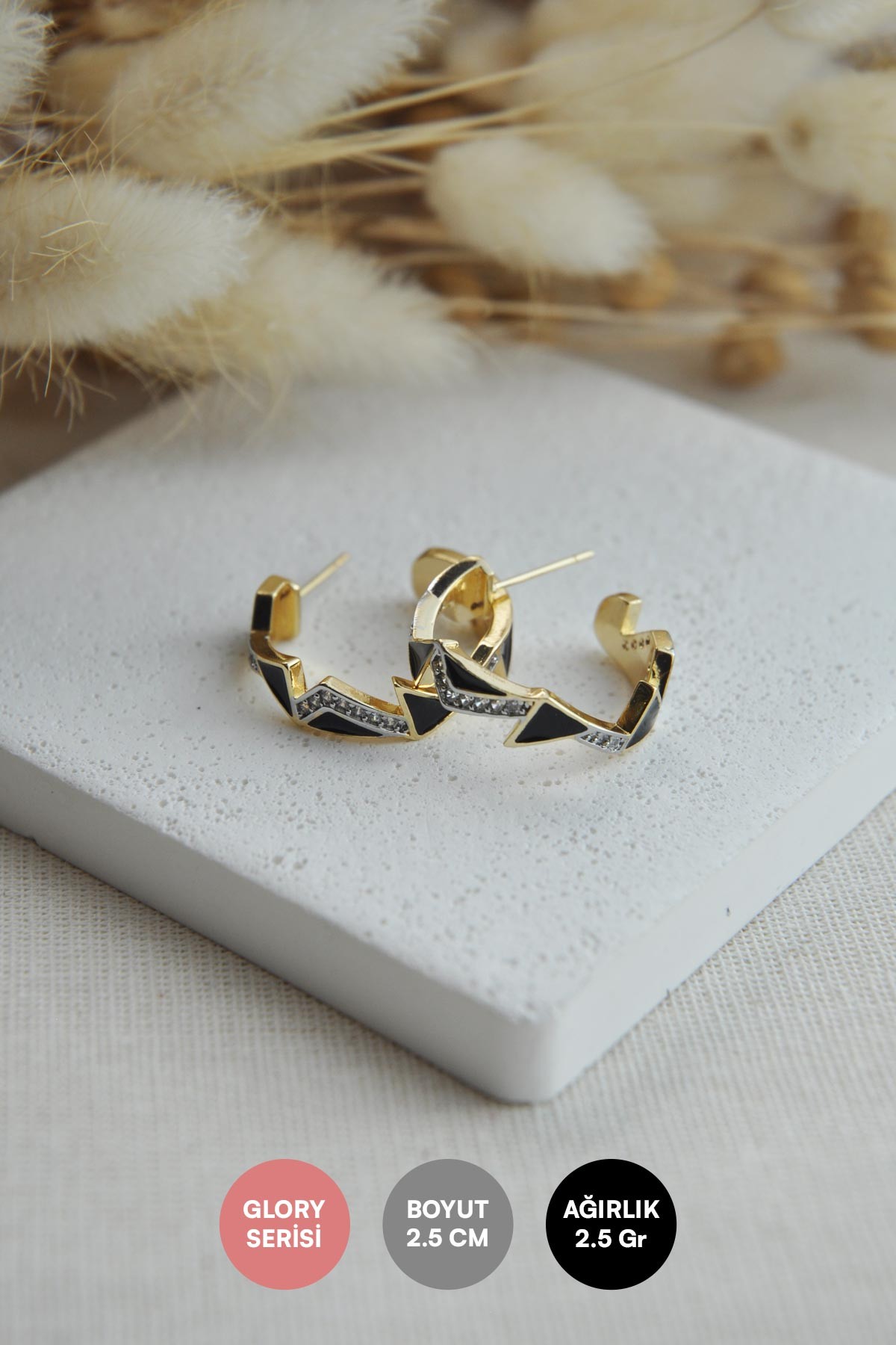 Siyah Üçgenler Ve Zirkon Detay Gold Halka Tasarım Glory Küpe AKE9031