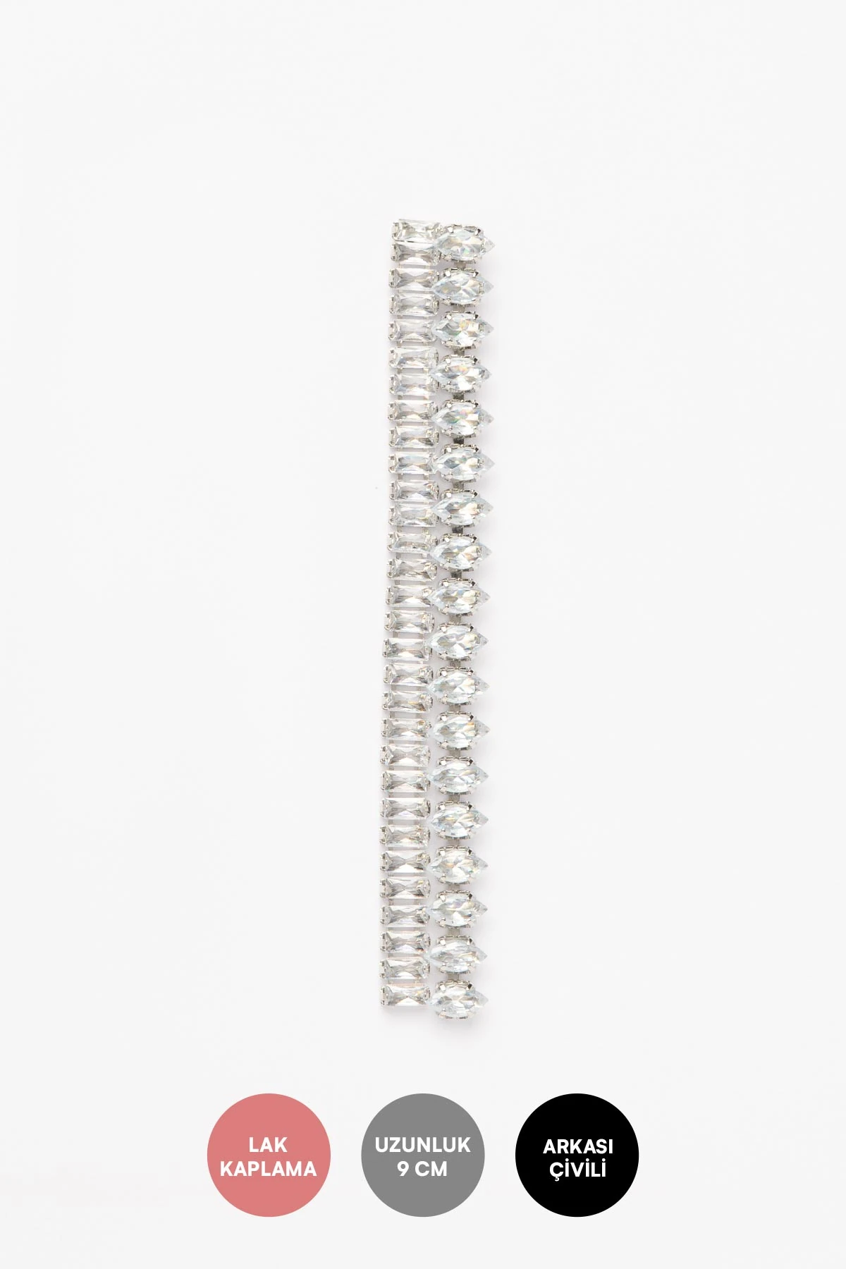 Çift Sıra Baget Ve Karo Taş Sallantılı Shiny Küpe AKE9516