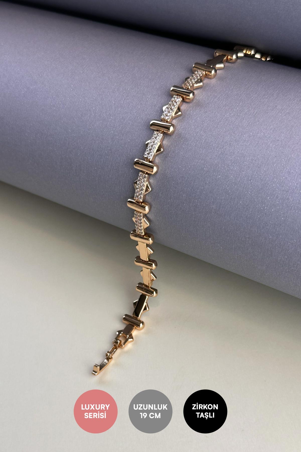 Çift Sıra Altılı Zirkon Detay Gold Tasarım Üçgen Ve Çizgiler Luxury Bileklik ABL7191