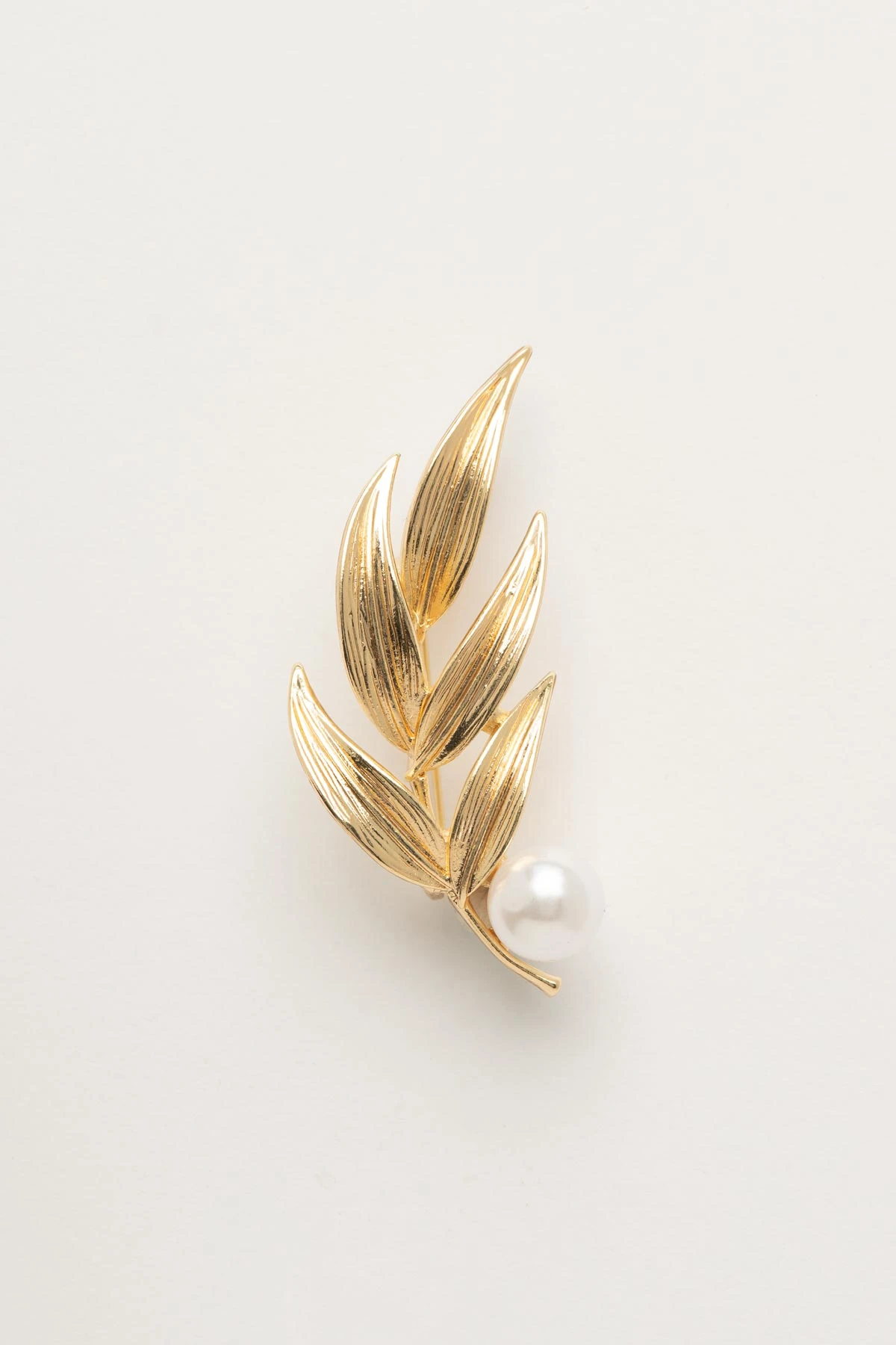 Altın Yapraklar İnci Detay Yaka Broşu ABR9158