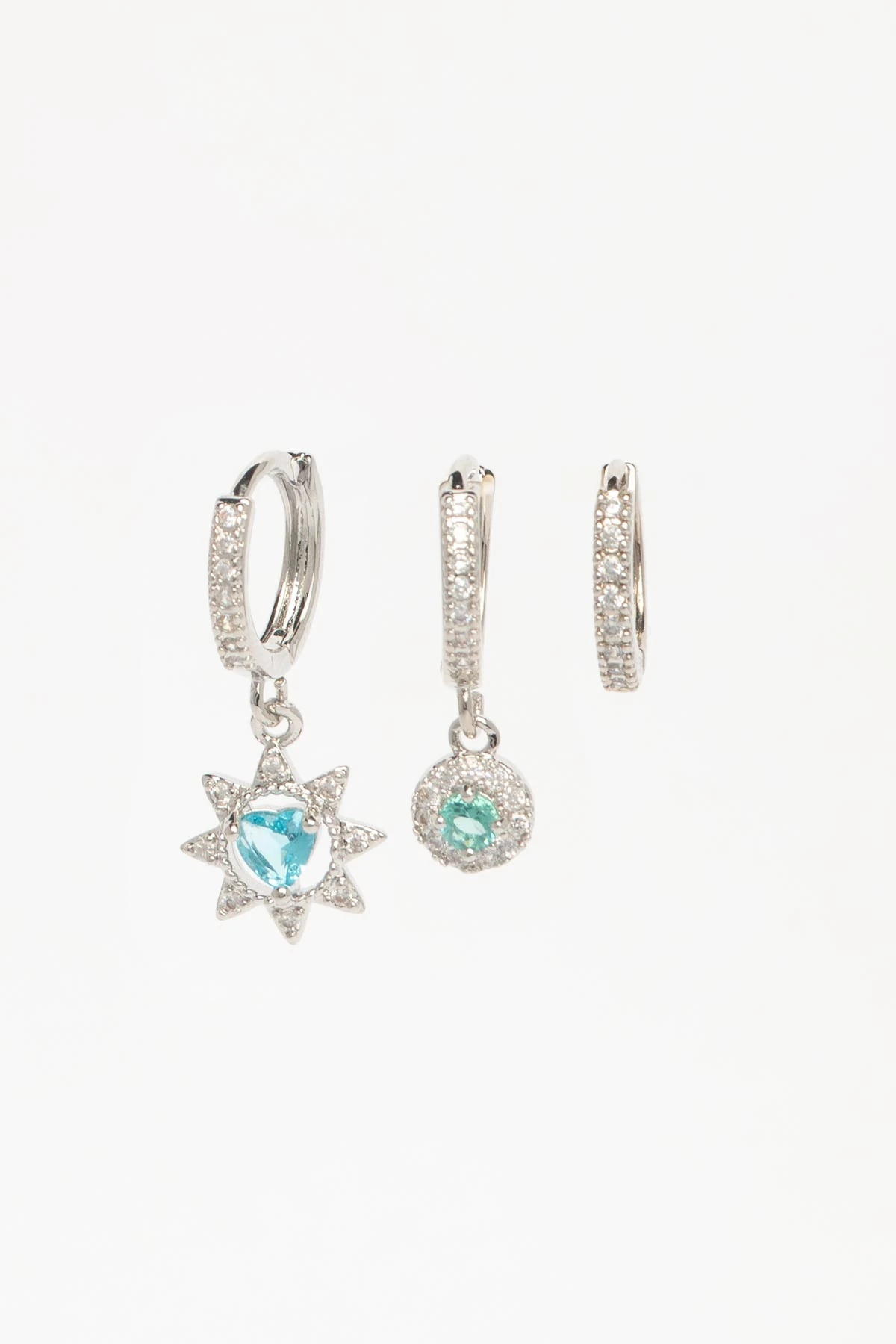 Silver Güneş İçinde Mavi Taş Kalp Detay Çoklu Glory Küpe AKE9432