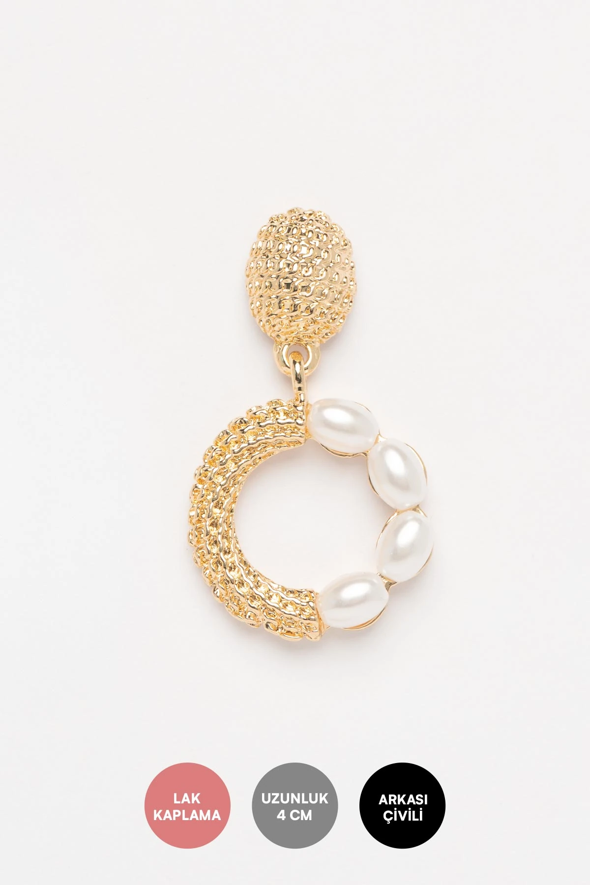 Gold Desenli Tasarım Yarısı İnci Dizili Yuvarlak Stefany Küpe AKE9574