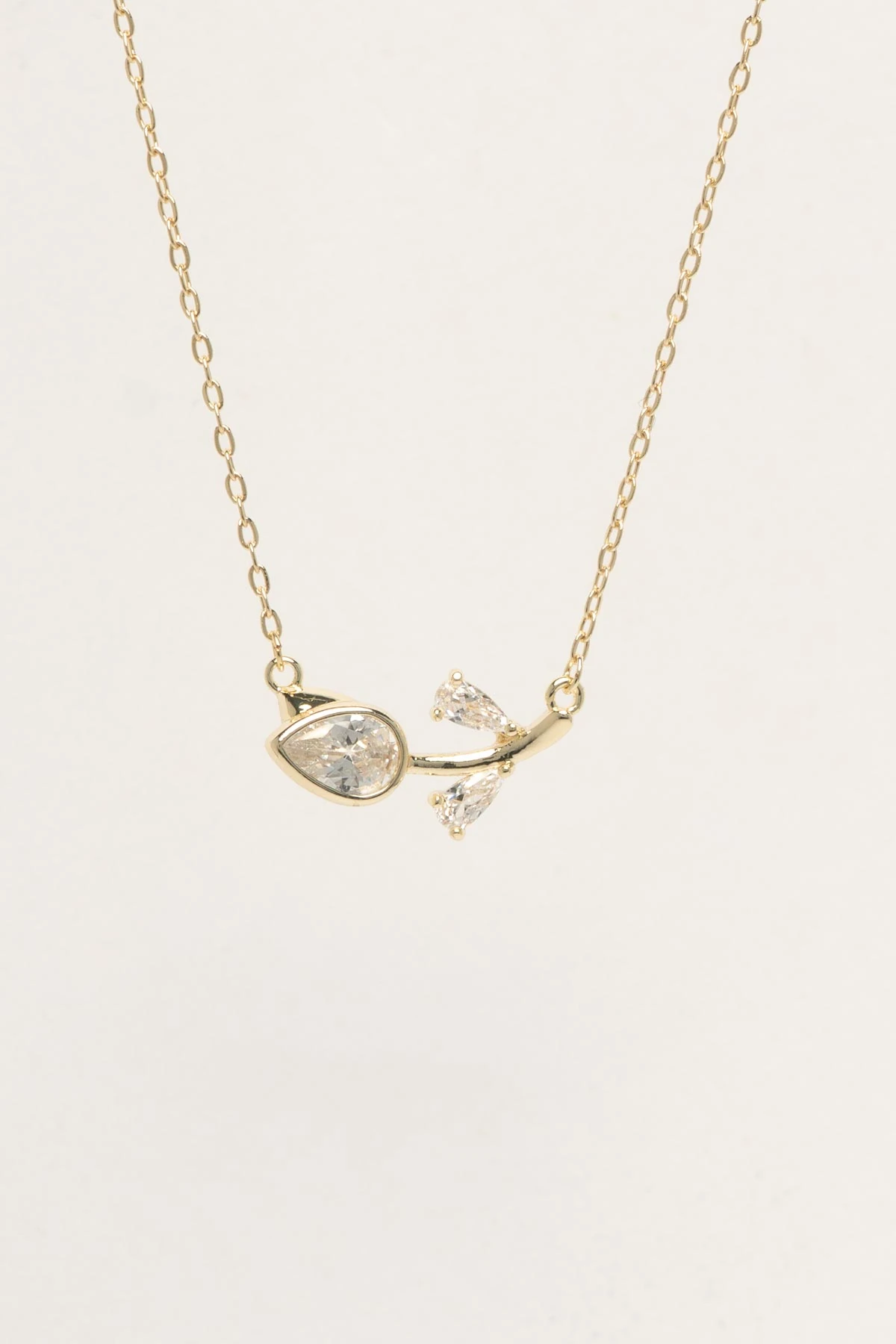 Gold Minimal Zincir Kristal Taş Yapraklı Lale Sallantılı 45cm Luxury Kolye AKL4430