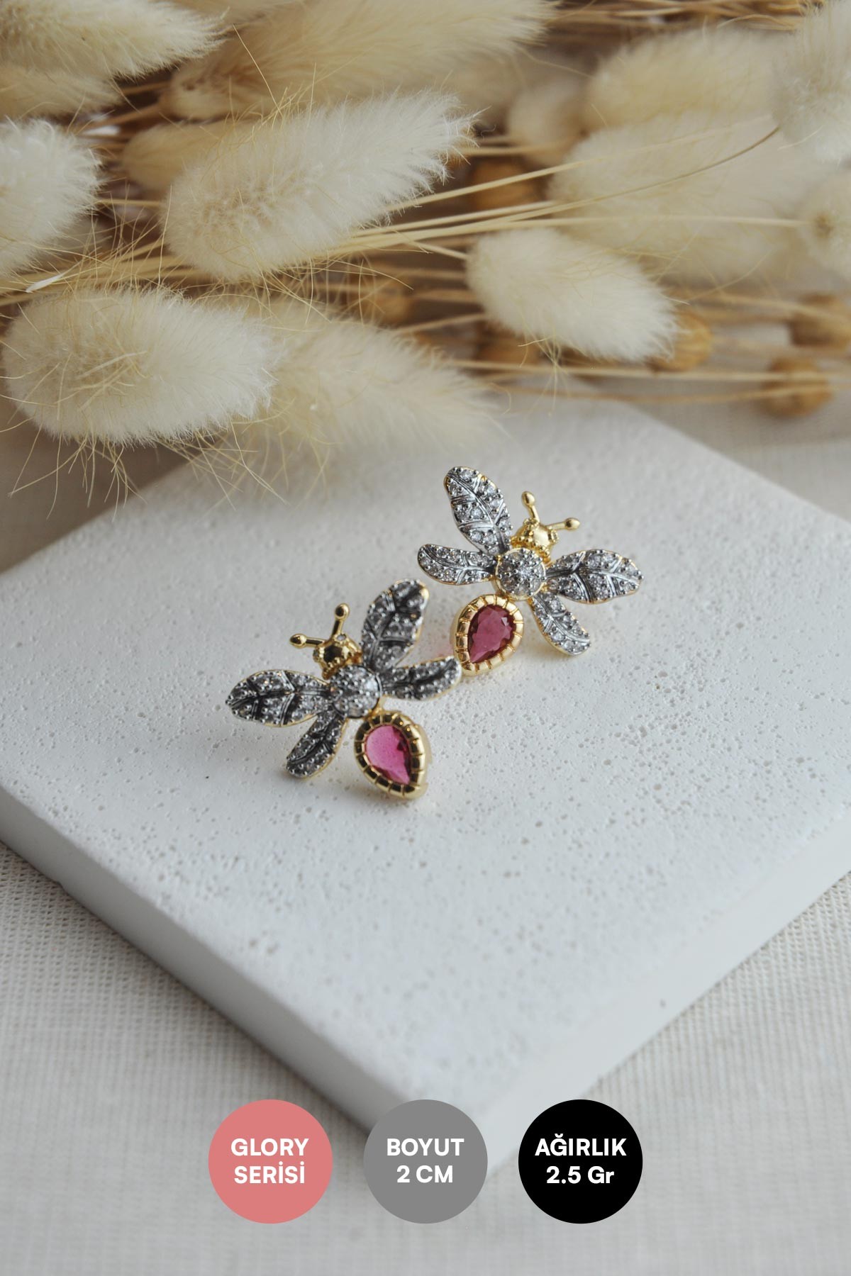 Gold Zirkon Kanatlı Tektaş Ve Kırmızı Kristal Taş Detay Beetle Tasarım Glory Küpe AKE9009