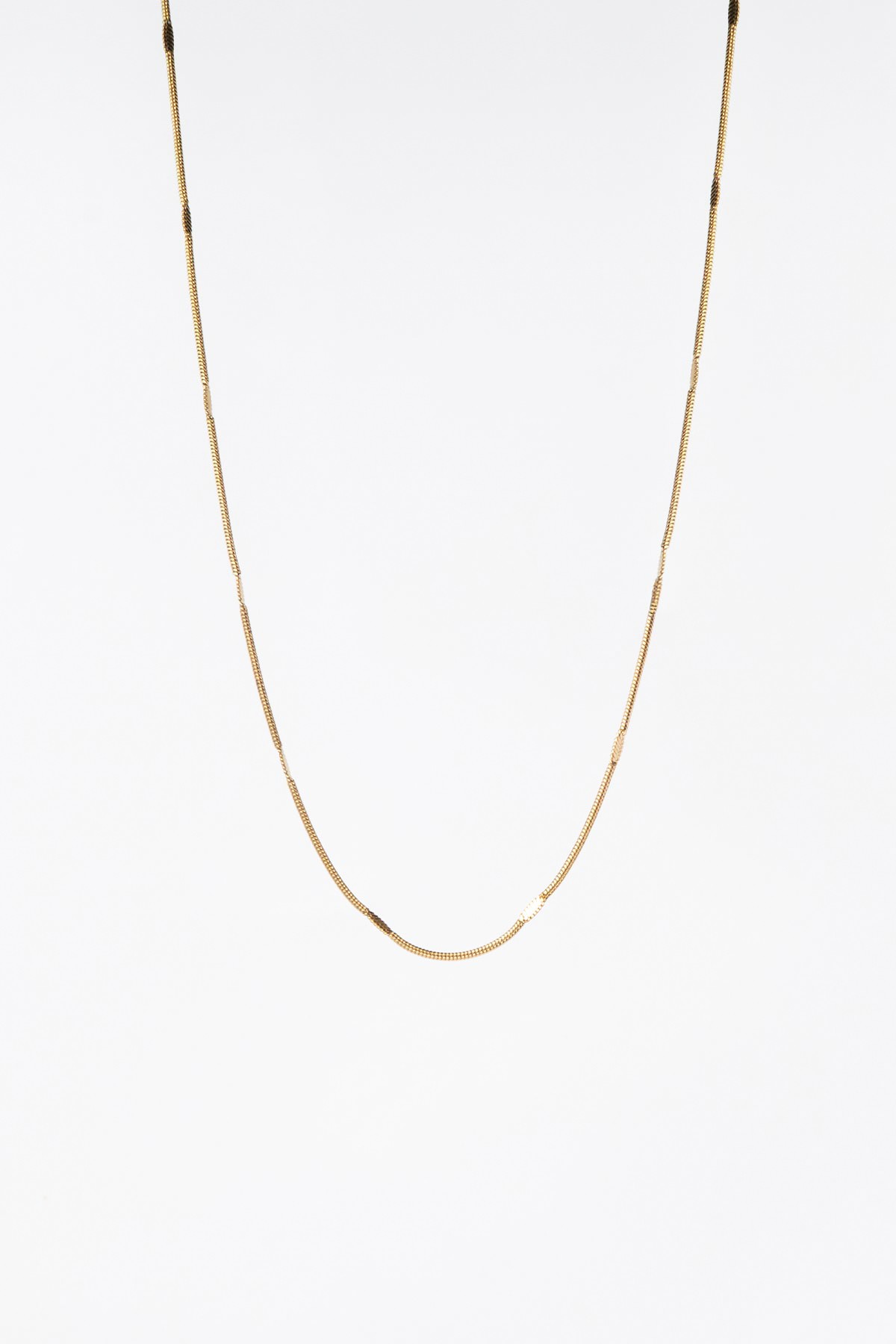 Gold Parlak Slim Boru 60cm Çelik Kolye AKL4206