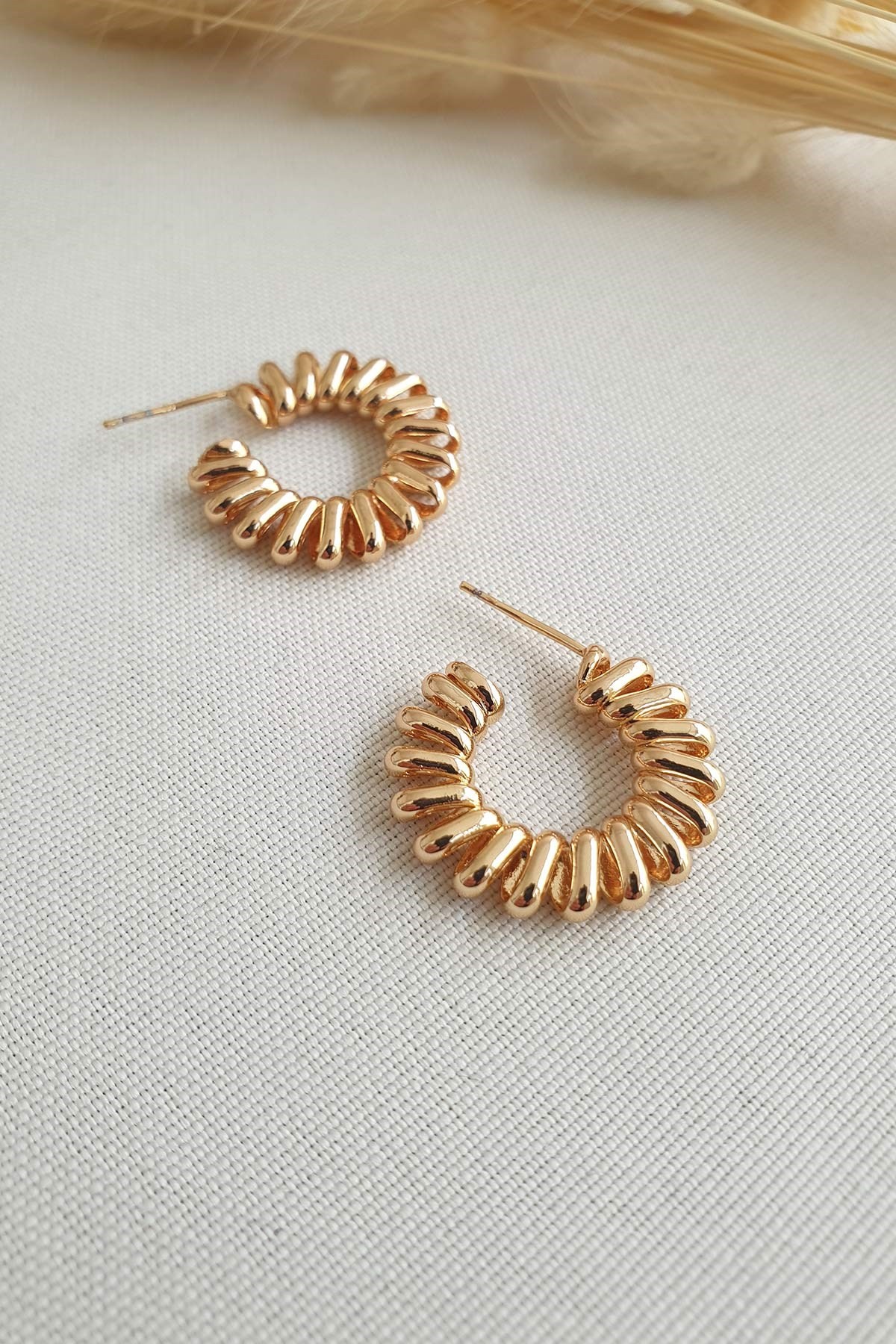 Spiral Gold Halka Küpe Ake3801