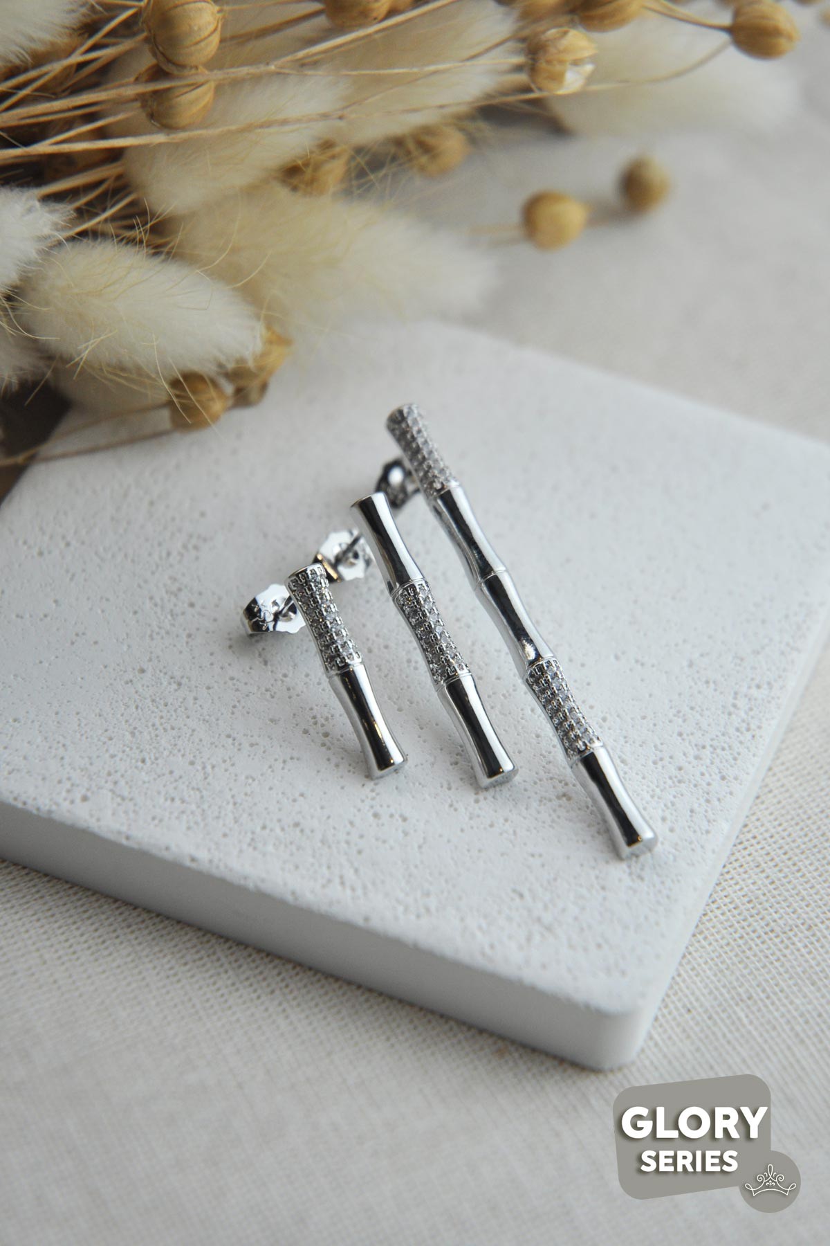 Silver Zirkon Detay Kıvrımlı Barlar Tasarım Çoklu Glory Küpe AKE8860