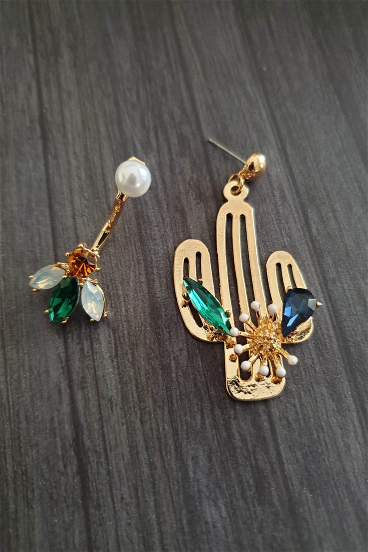Kaktüs Ve Arı Exclusive Küpe Ake1576