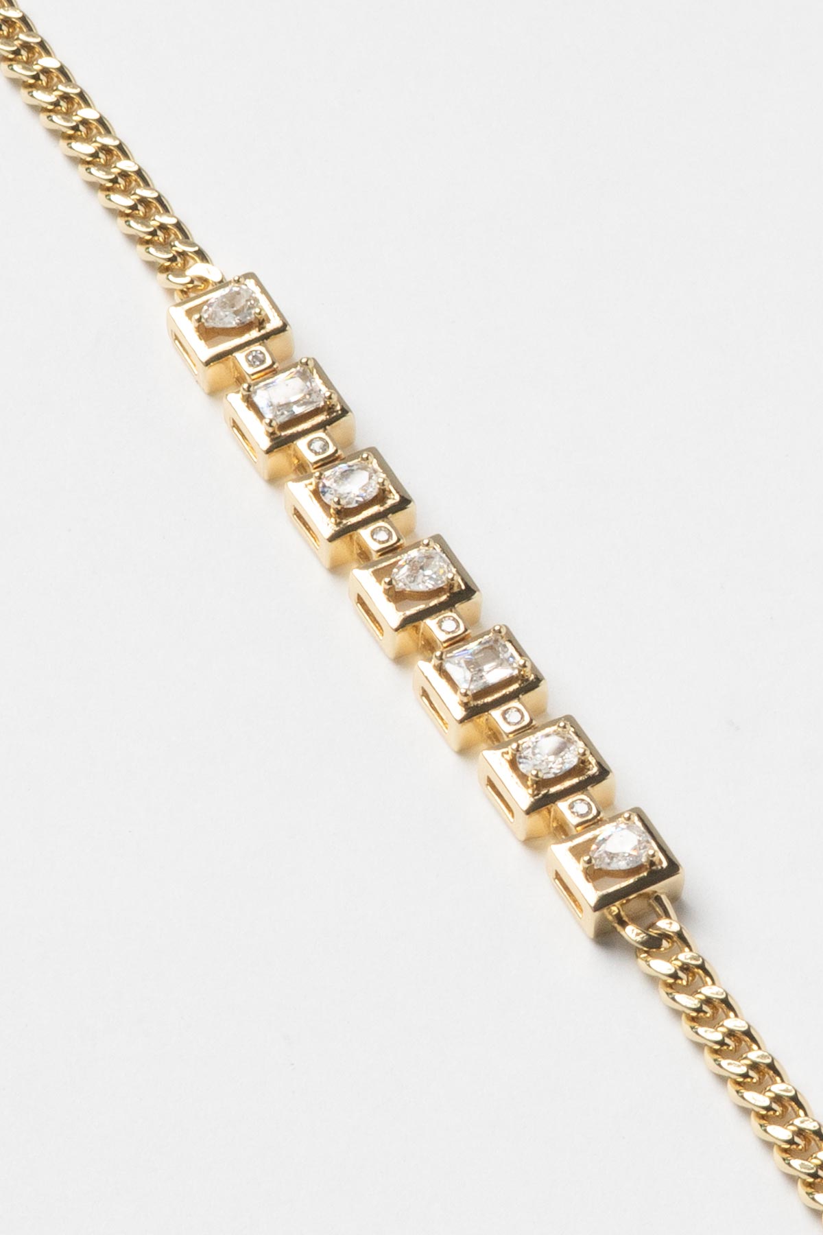 Gold Çerçeveli Minimal Baget Oval Ve Kare Taşlar Tasarım Luxury Bileklik ABL7179