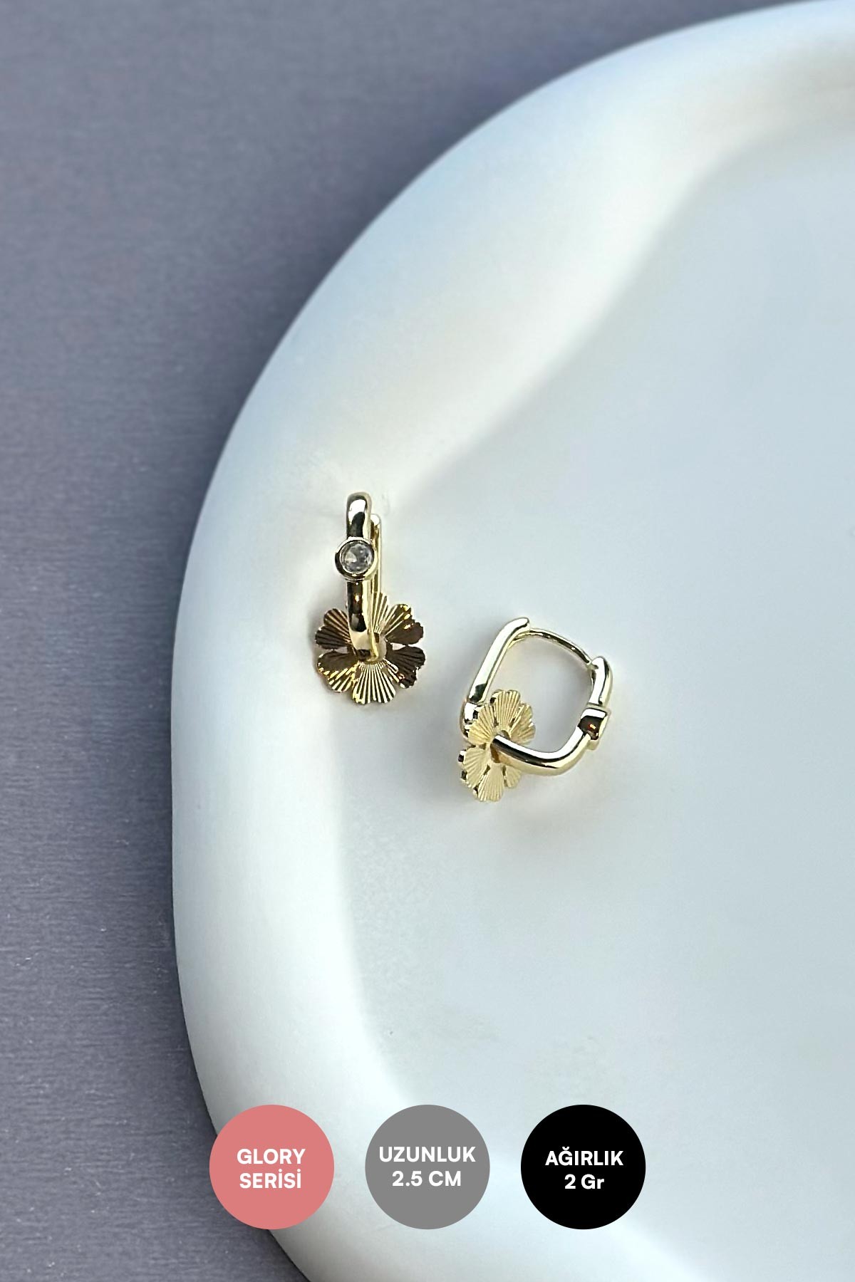 Gold Göçmen Küpesi Çizgi Desen Tasarım Glory Küpe AKE9160