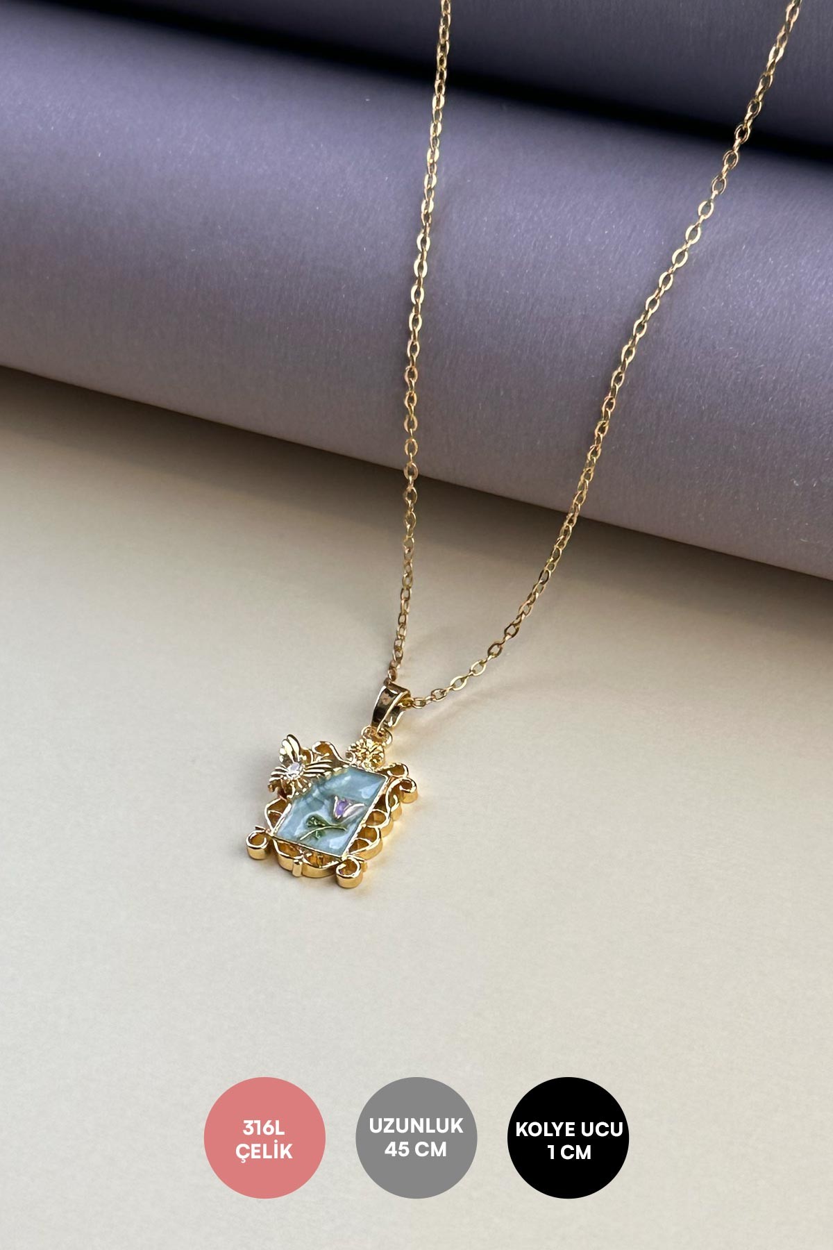 Gold Minimal Zincir Turkuaz Mineli Tektaş Detay Kelebek Ve Çiçek Figürlü Antika Kare Çerçeve Tasarım Madalyon Çelik Kolye 45 cm AKL4060