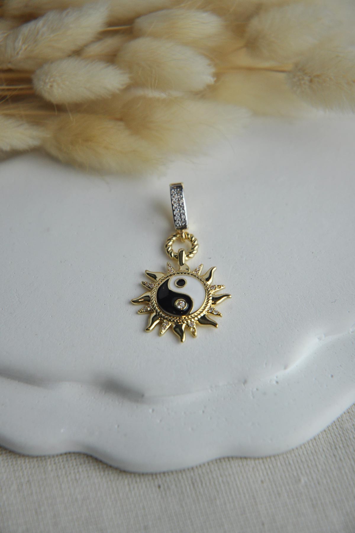 Yin Yang Detay Gold Güneş Tasarım Ajda Charm ABL6544