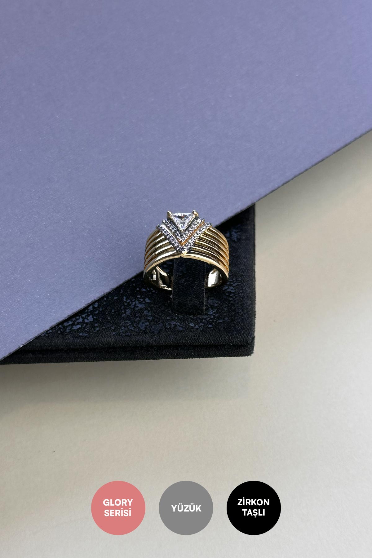 Gold Tasarım Kristal Ve Zirkon Üçgenler Glory Yüzük AYZ8396