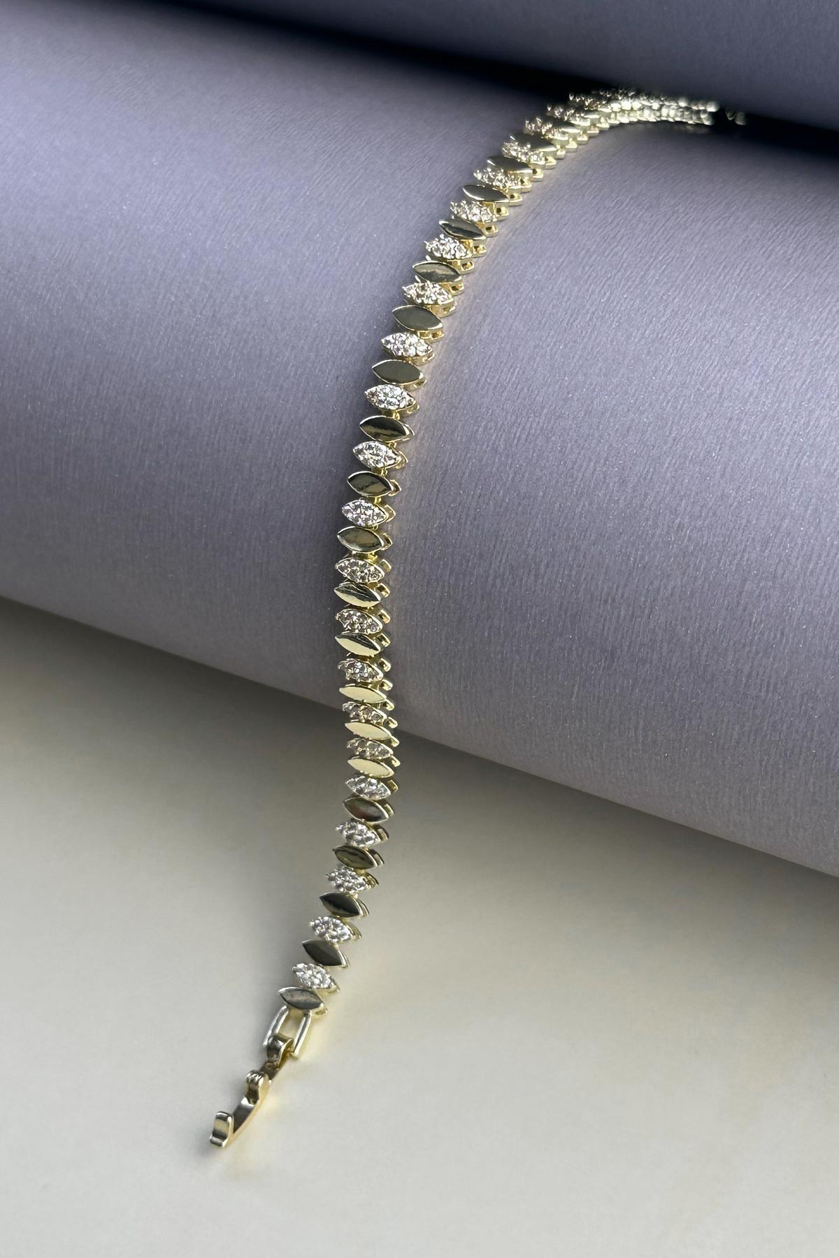Gold Zirkon Taşlı Taşsız Damla Tasarım Sıralı Bileklik ABL7316