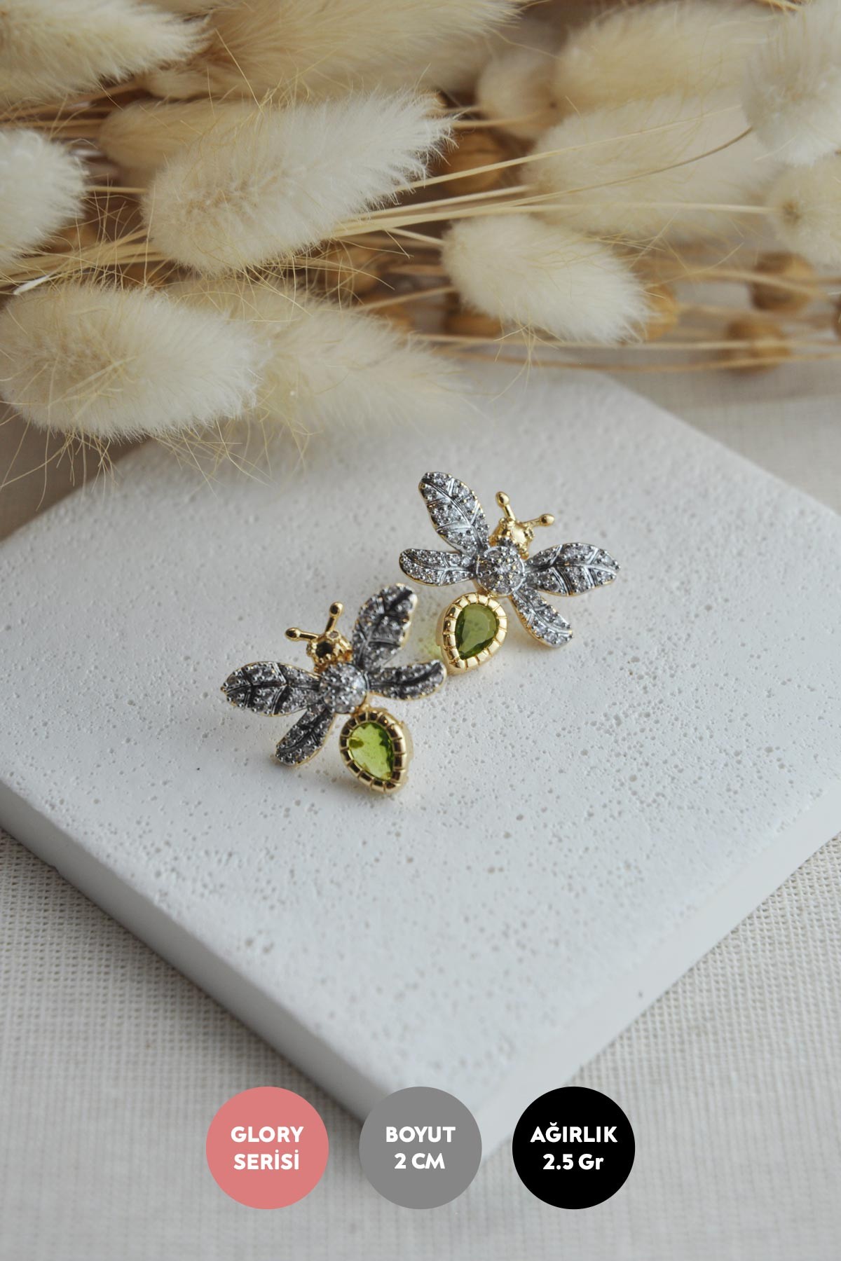 Gold Zirkon Kanatlı Tektaş Ve Yeşil Kristal Taş Detay Beetle Tasarım Glory Küpe AKE9010
